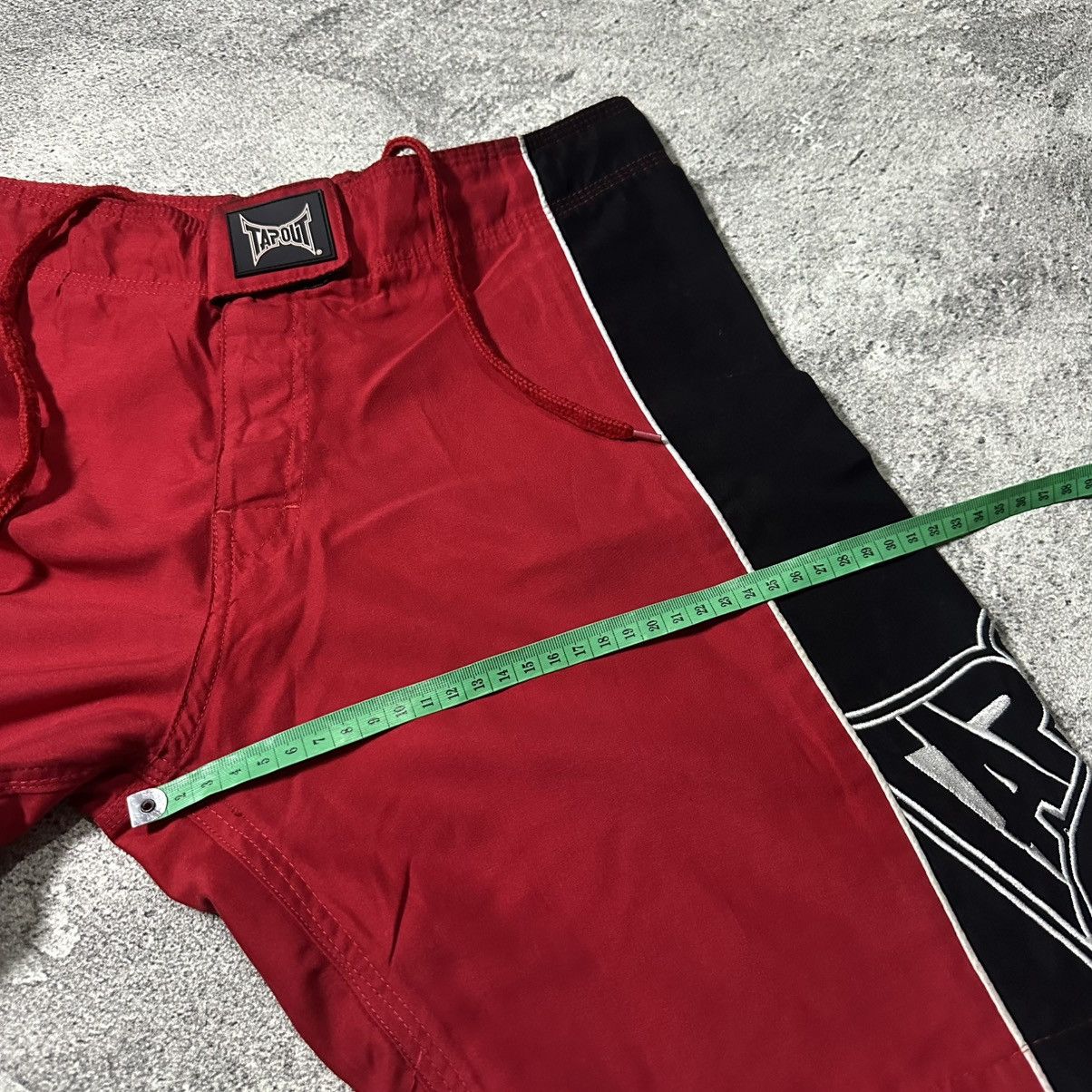 Tapout VINTAGE CRAZY Y2K TAPOUT MMA SHORT PANTS Size US 28 / EU 44 - 8 Thumbnail