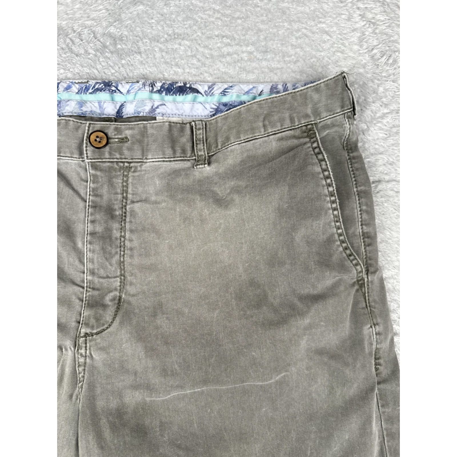 Tommy Bahama Tommy Bahama Shorts Mens 40 Gray Chino Flat Front Casual Cotton Blend Walk Size US 40 / EU 56 - 6 Thumbnail