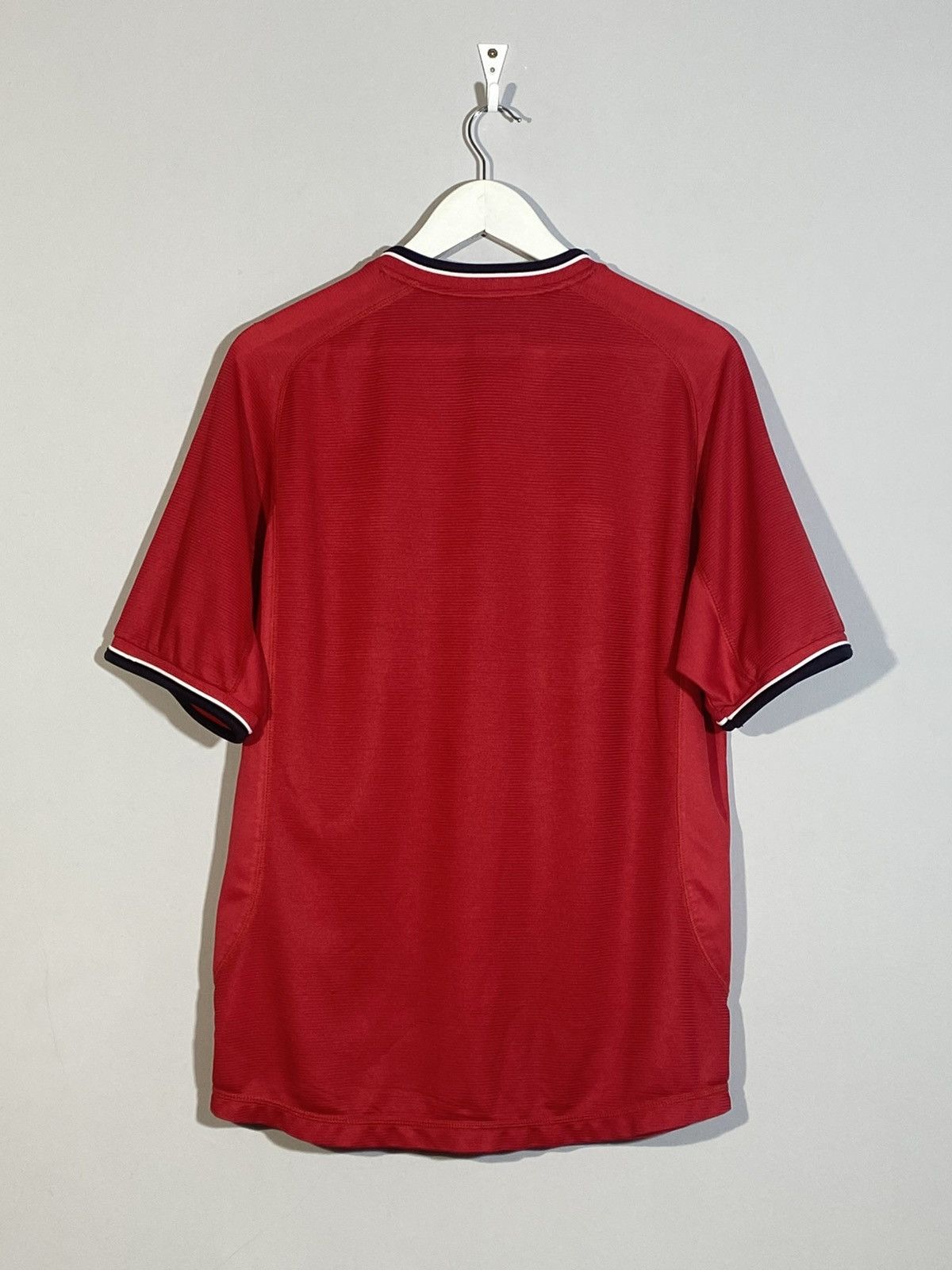 Umbro Vintage Umbro Manchester United Vodafone Retro Shirt Size US M / EU 48-50 / 2 - 2 Thumbnail