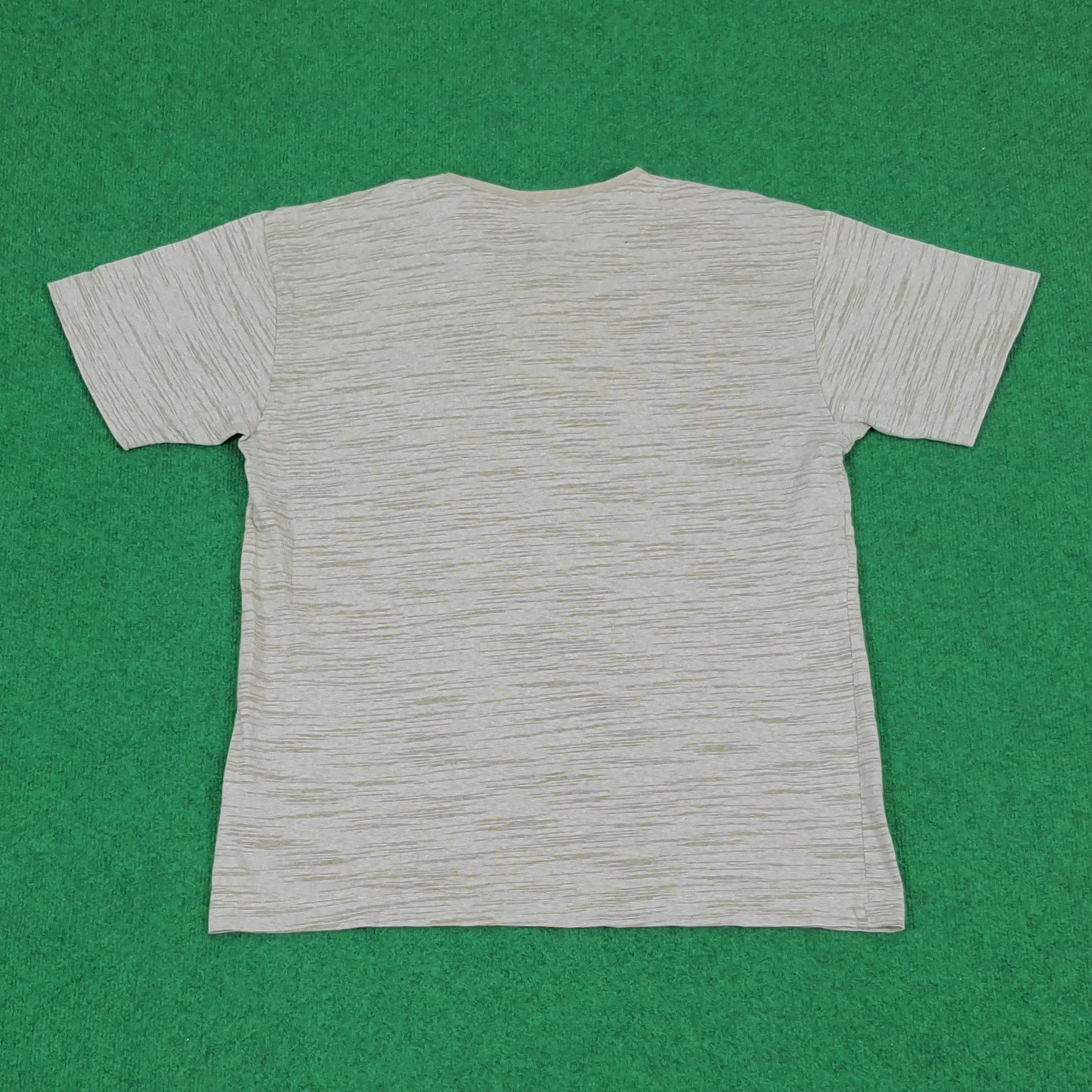 Celine Vintage Celine Paris Italian Designer Button T-shirt Size US L / EU 52-54 / 3 - 3 Thumbnail