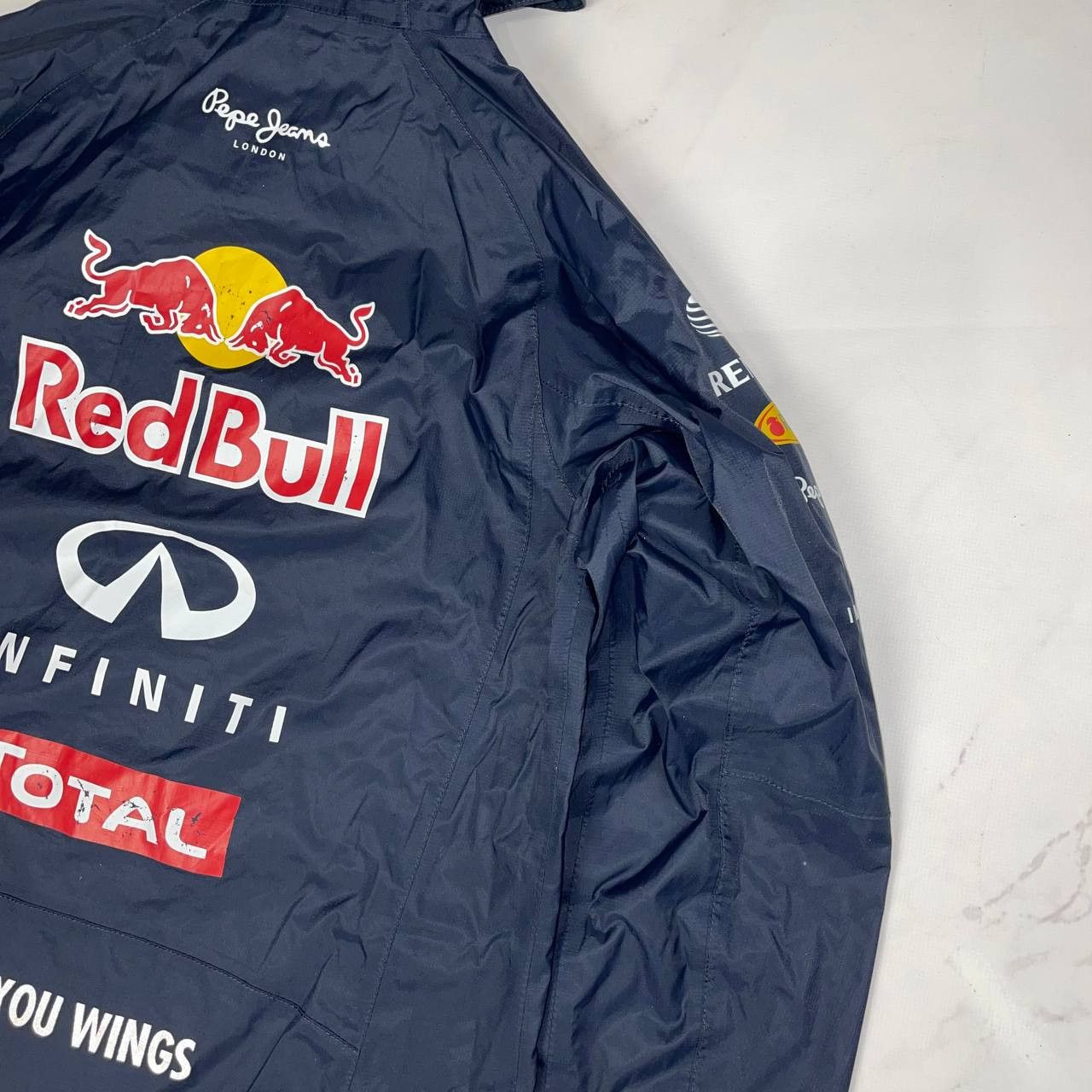 Red Bull Red Bull Infiniti F1 Racing Raincoat Jacket men’s size Size US S / EU 44-46 / 1 - 12 Thumbnail