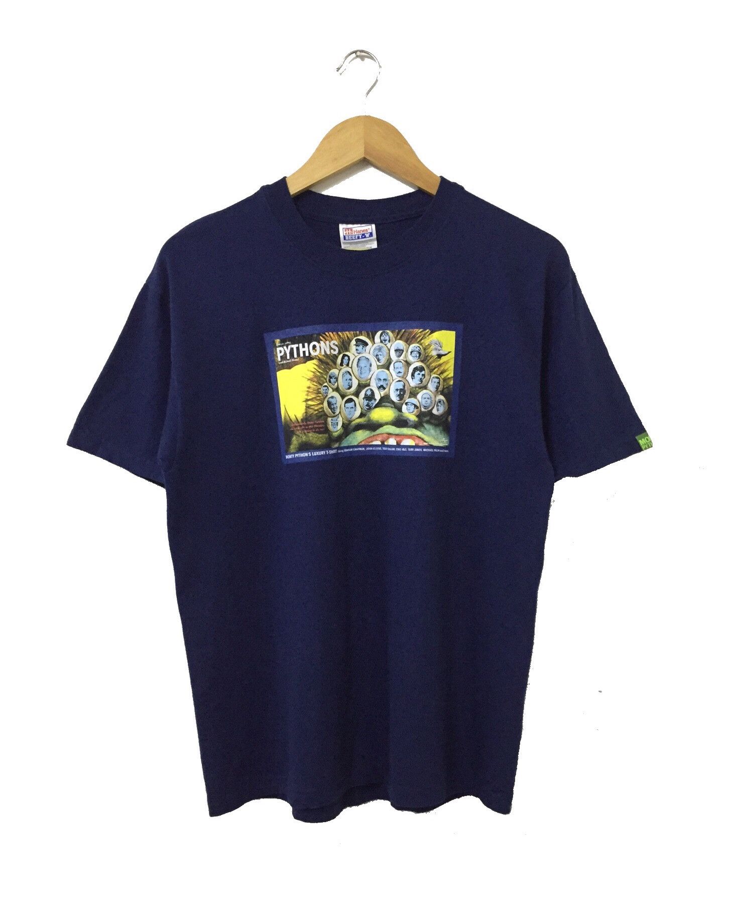 Vintage VINTAGE 00s MONTY PYTHONS AND THE HOLY GRAIL COMEDY TSHIRT Size US M / EU 48-50 / 2 - 1 Thumbnail