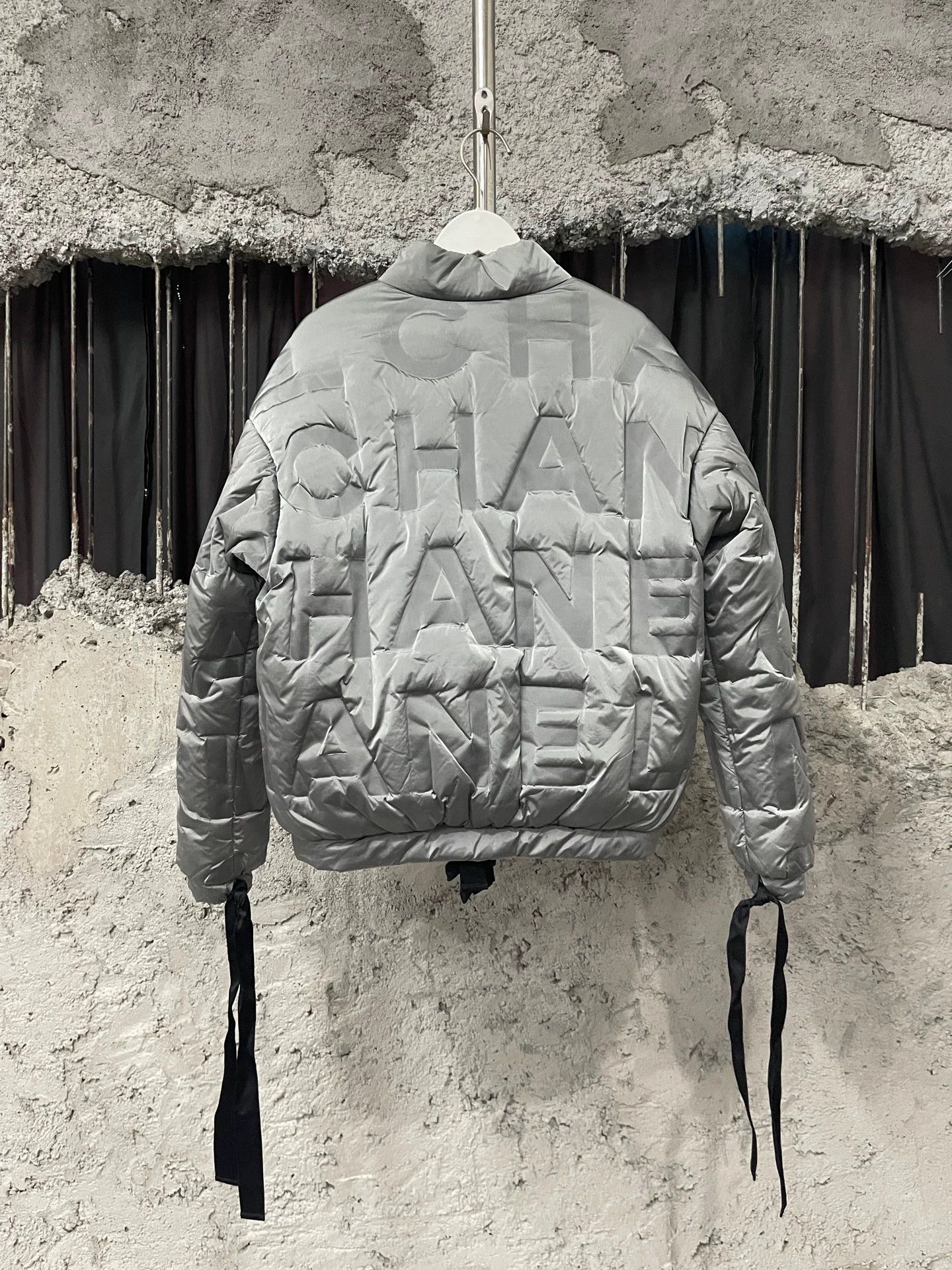 Chanel Chanel women's down jacket 34 Size XS / US 0-2 / IT 36-38 - 2 Thumbnail