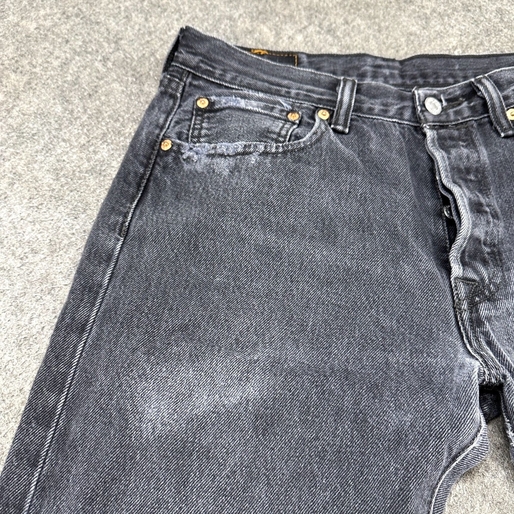 Levi's VINTAGE Levi's 501 Jeans Men 32x32 Black Distressed Straight Regular Denim 5-Pocket USA 80s 90s Hip Hop Cowboy Mens Size US 32 / EU 48 - 3 Thumbnail