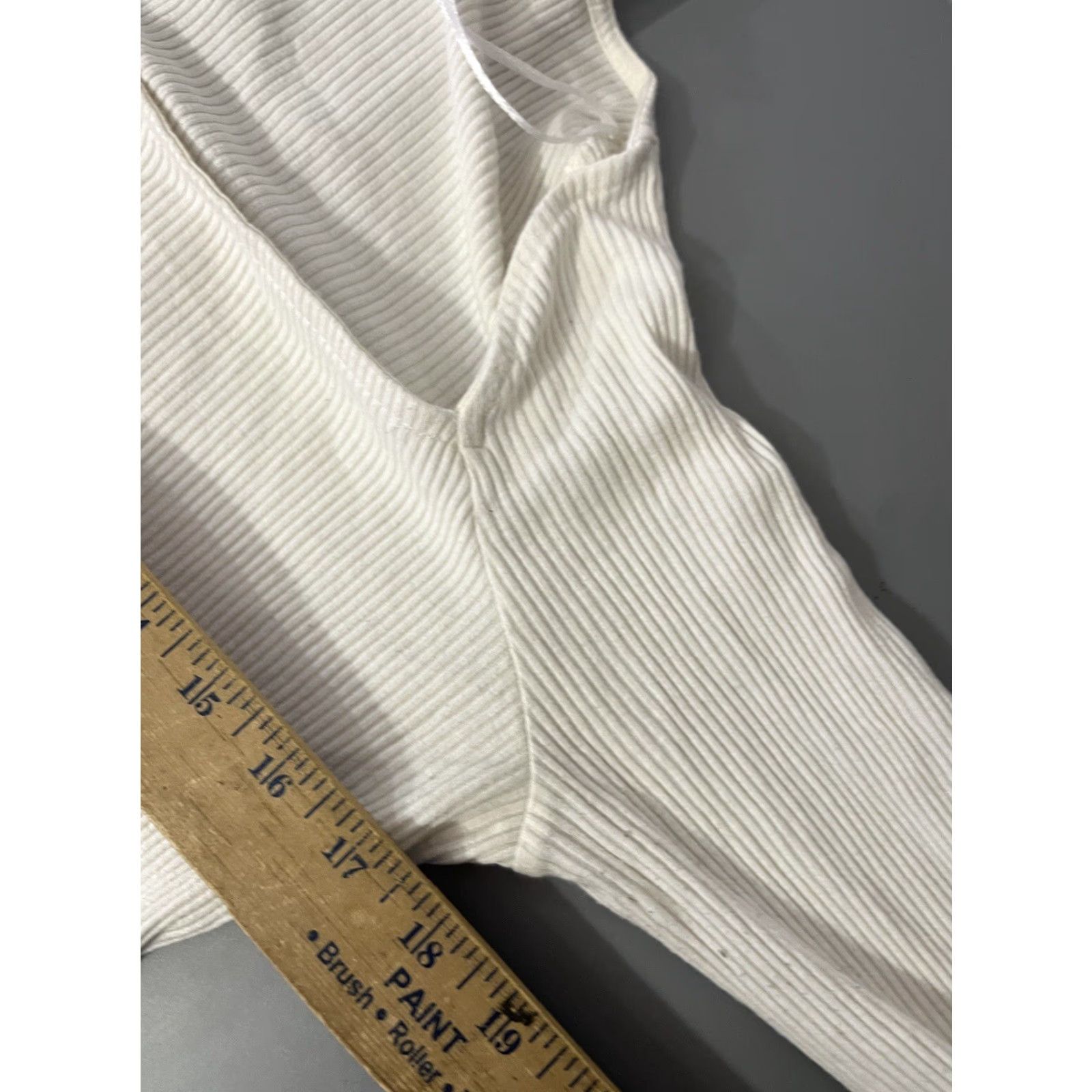 H&M H&M Women's Long Sleeve Ribbed Pullover Shirt Size Large Solid White Size L / US 10 / IT 46 - 5 Thumbnail