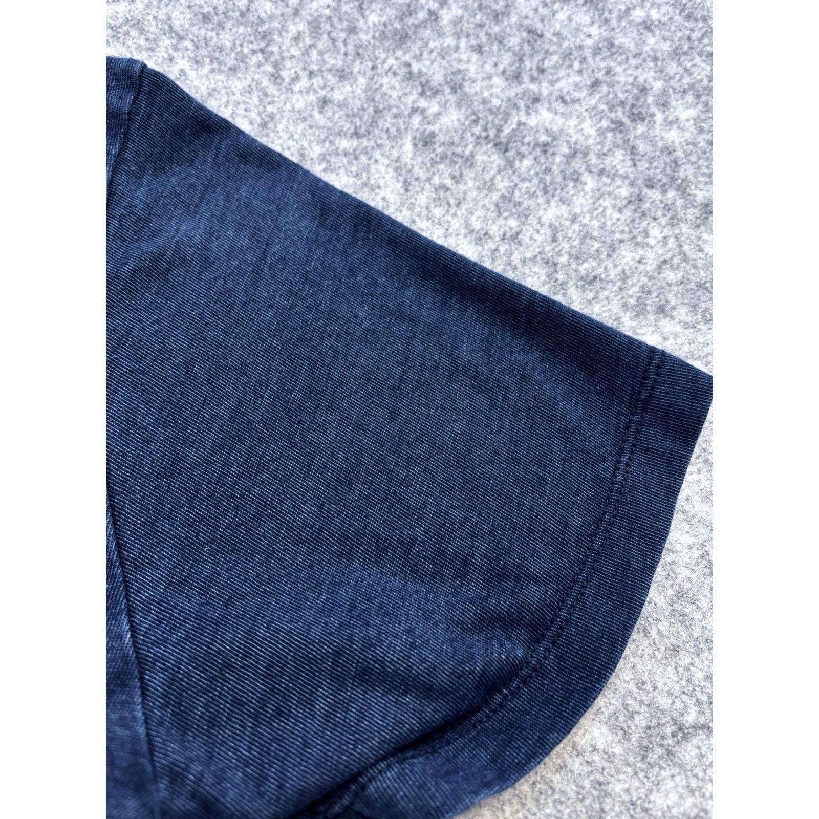 Vintage Howies Shirt Men Navy Small Crew Neck Short Sleeve Pocket Size US S / EU 44-46 / 1 - 3 Thumbnail