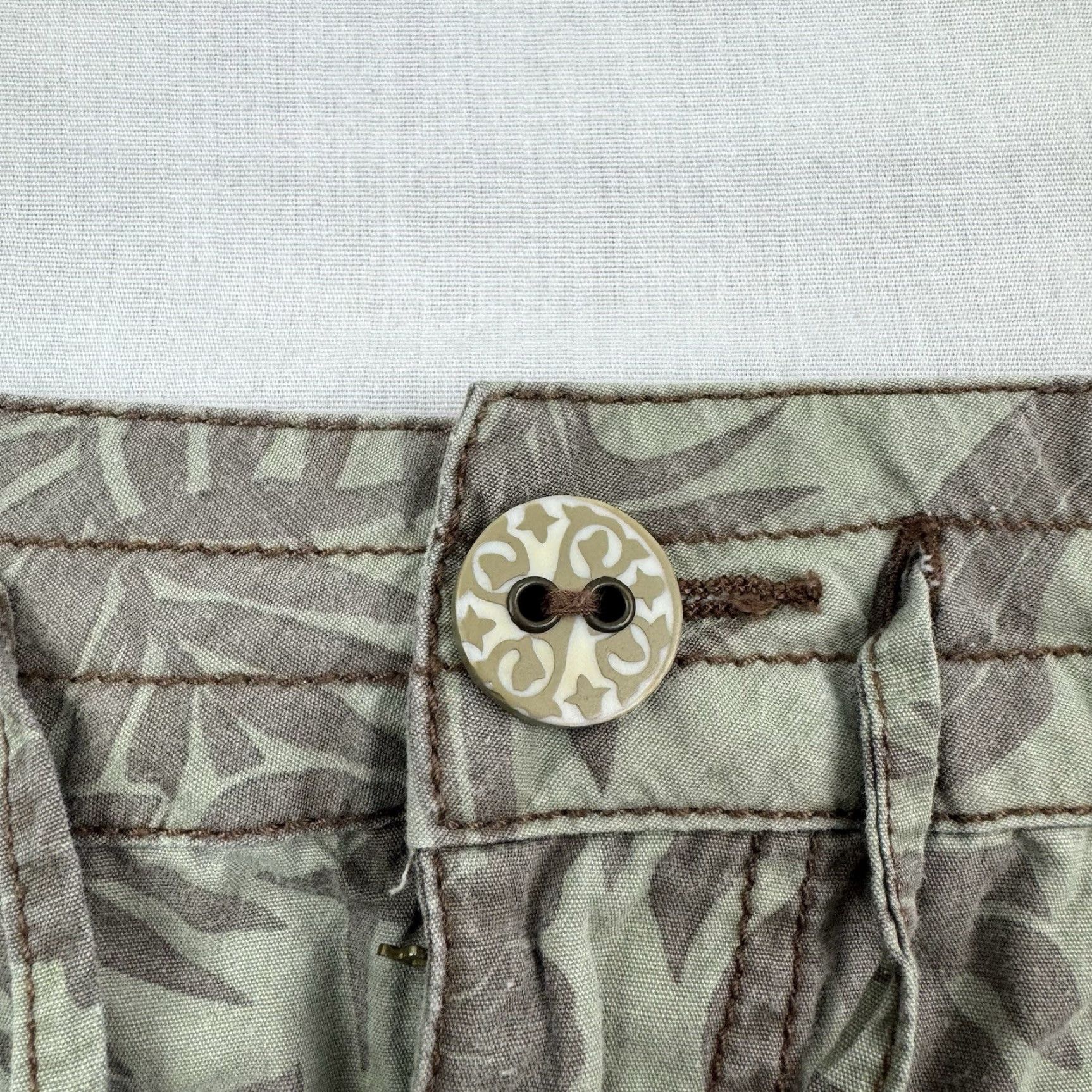 Vintage VINTAGE SO Skirt Womens 5 Mini Floral Green Hippie Hipster Y2K 2000s Boys Girls Mens Womens Size 27" / US 4 / IT 40 - 2 Thumbnail