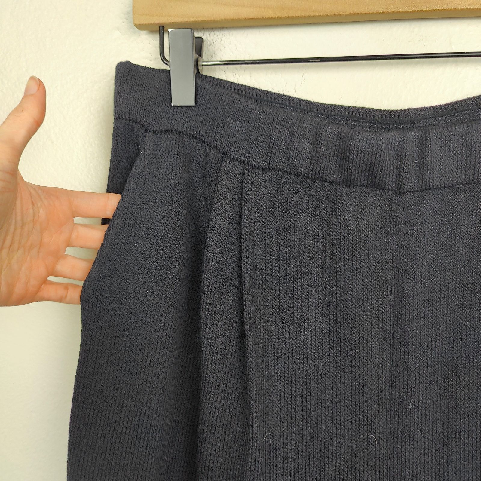 Other Vintage St John Santana Knit Pants Womens 12 Black Pleated Size 34" / US 12 / IT 48 - 3 Thumbnail