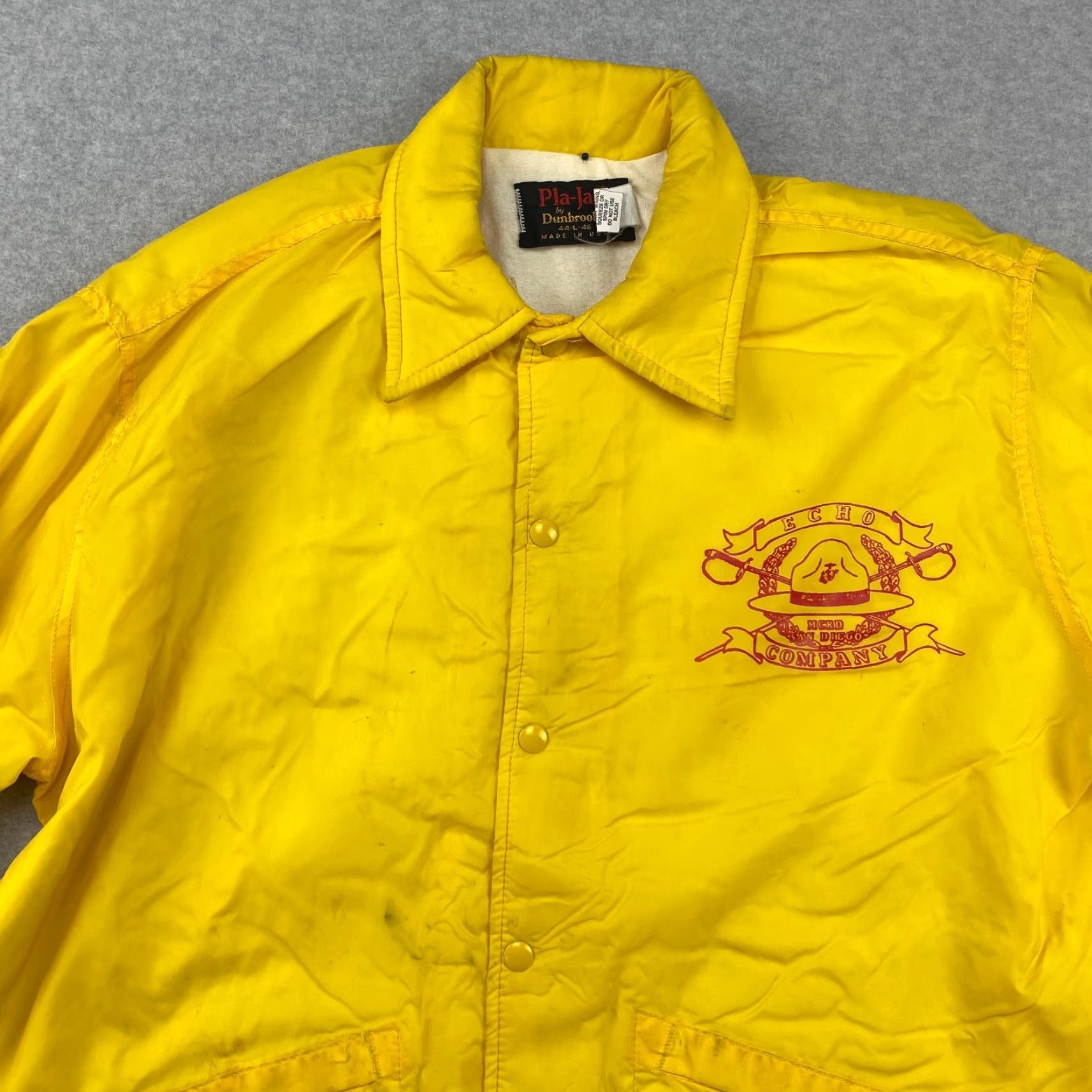 Dunbrooke VINTAGE Dunbrooke Jacket Mens L Yellow Nylon Snap Windbreaker All Seasons Pockets Logo Military Size US L / EU 52-54 / 3 - 2 Thumbnail