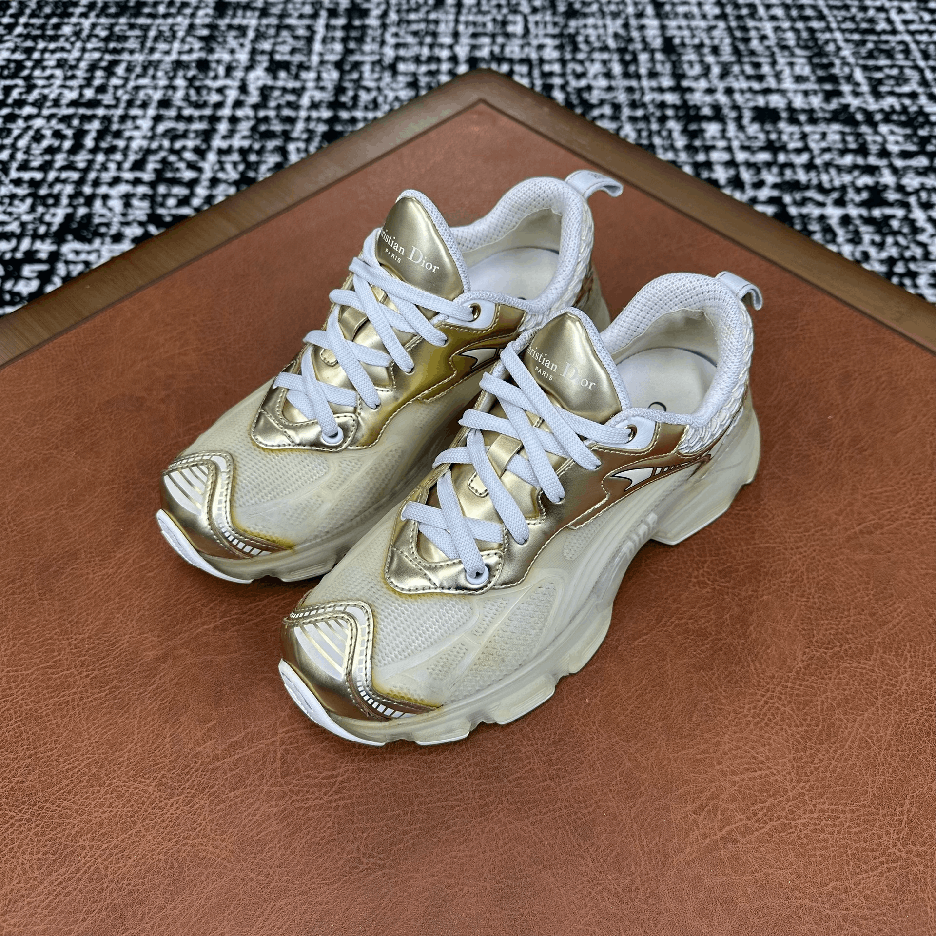 Dior Dior Casual Gold Lowtop Sneakers it_36 Women Size US 6 / IT 36 - 1 Thumbnail