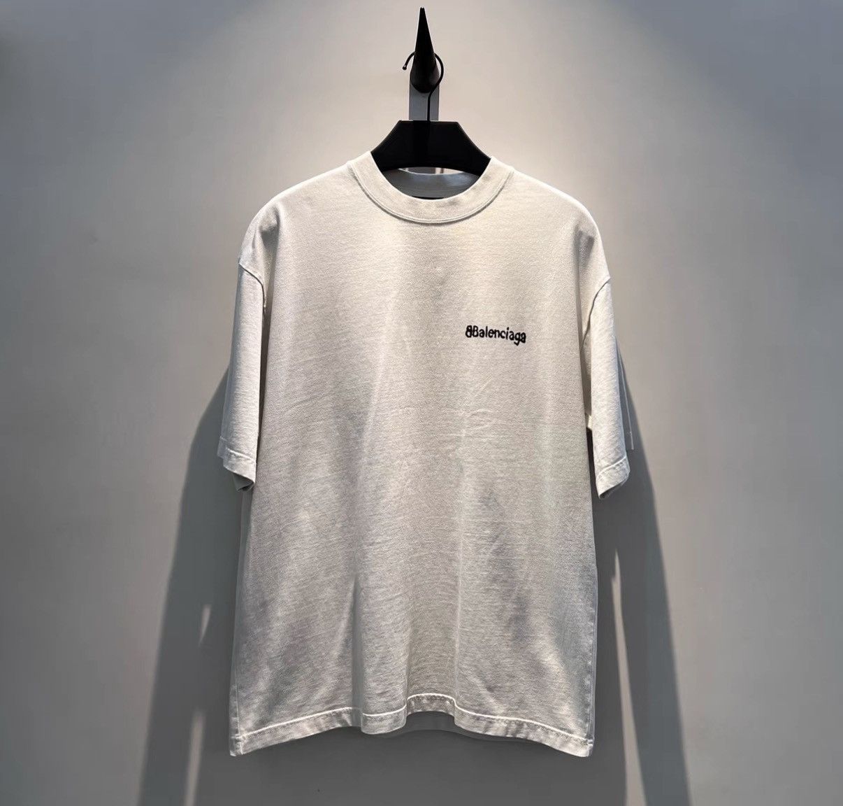 Balenciaga Balenciaga FW23 White Logo Short Sleeve T-Shirt Size US XS / EU 42 / 0 - 1 Thumbnail