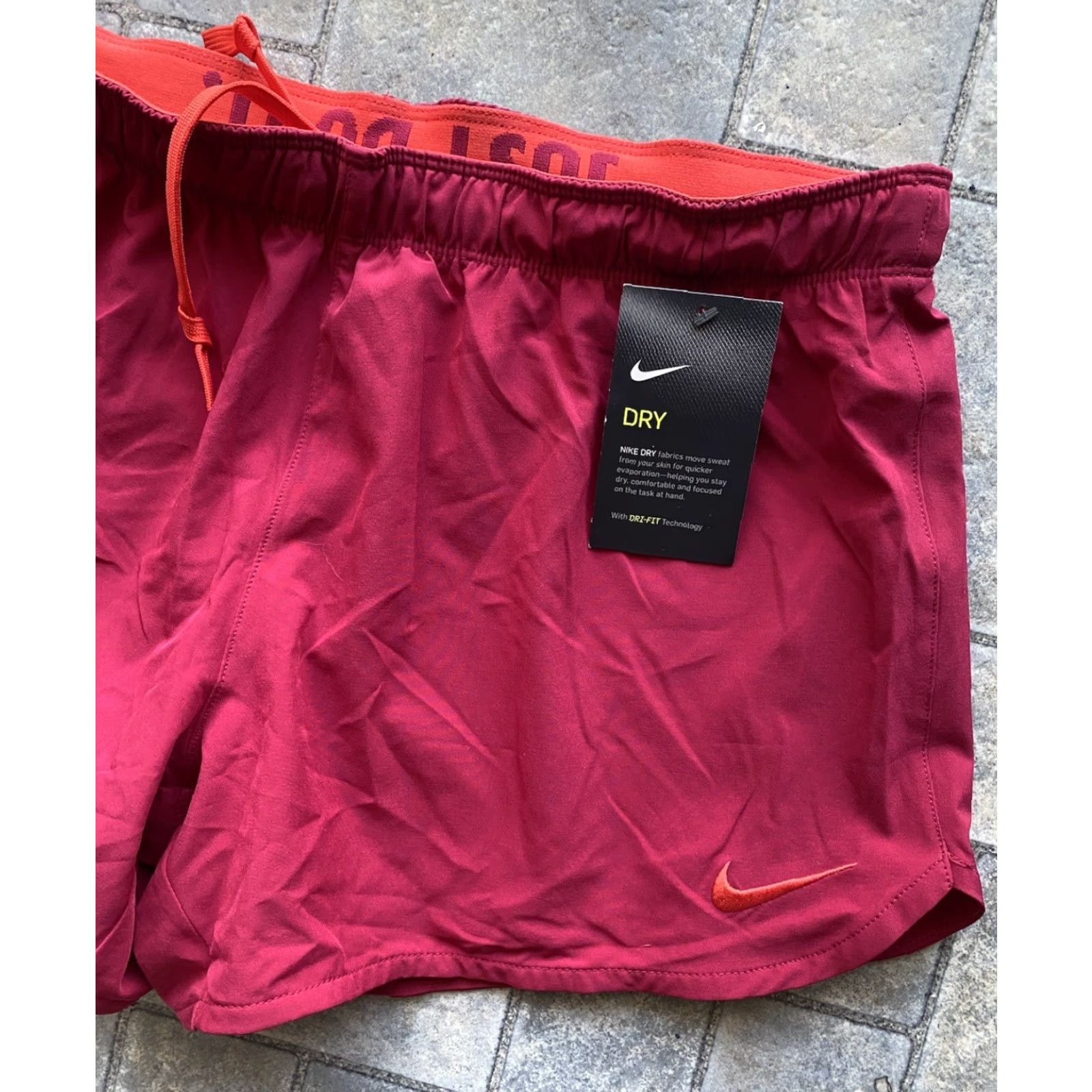 Nike Nike Dri-Fit Women Training Shorts M Red/Orange 904286-620 NWT New Size 32" / US 10 / IT 46 - 4 Thumbnail