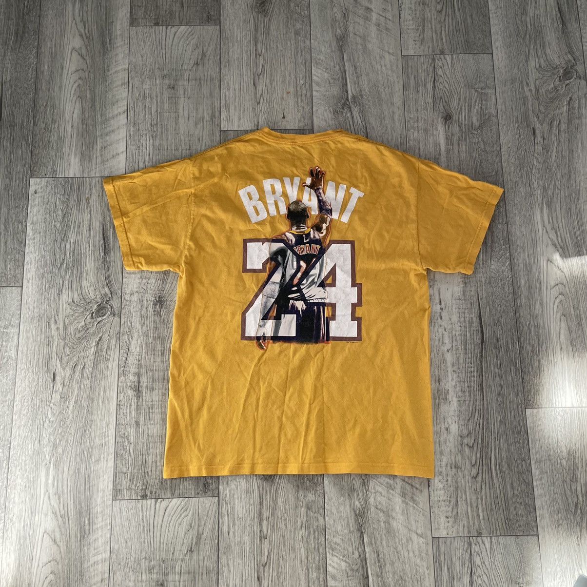 Rap Tees 90s majestic nba 24 VINTAGE RAP TEE KOBE BRYANT BLACK MAMBA Size US L / EU 52-54 / 3 - 1 Thumbnail