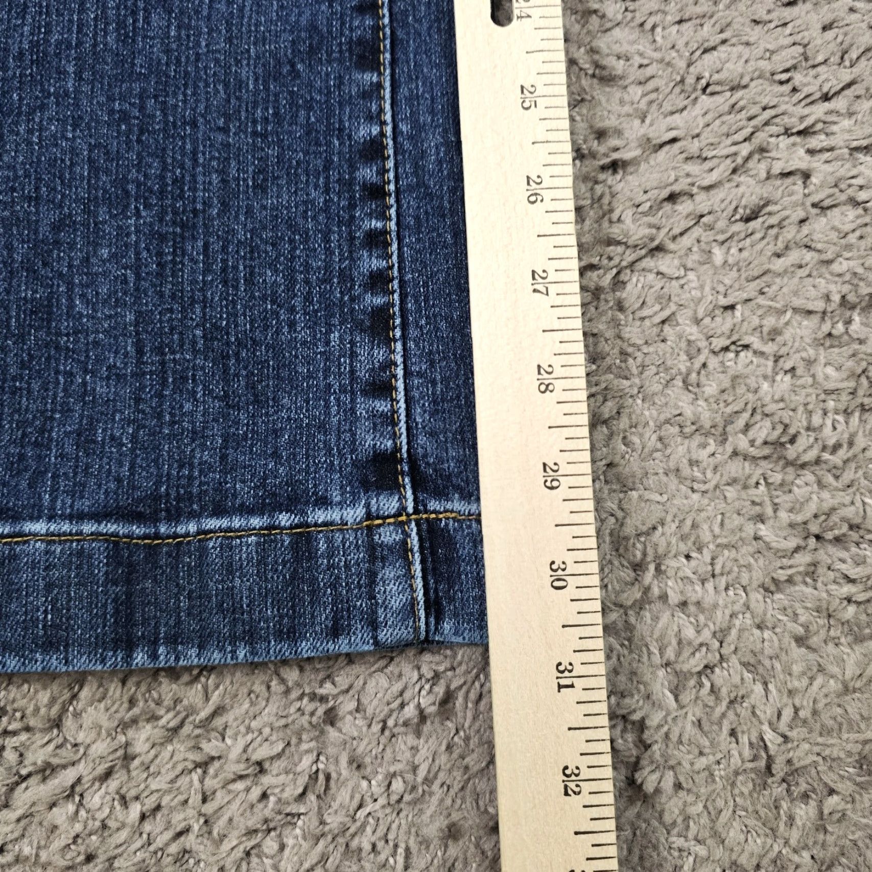 Gap GAP Jeans Womens Flared Low Rise Dark Wash Stretch Denim 26x31 Jeans 1R Regular Blue Canada Women Size 25" / US 0 / IT 36 - 6 Thumbnail