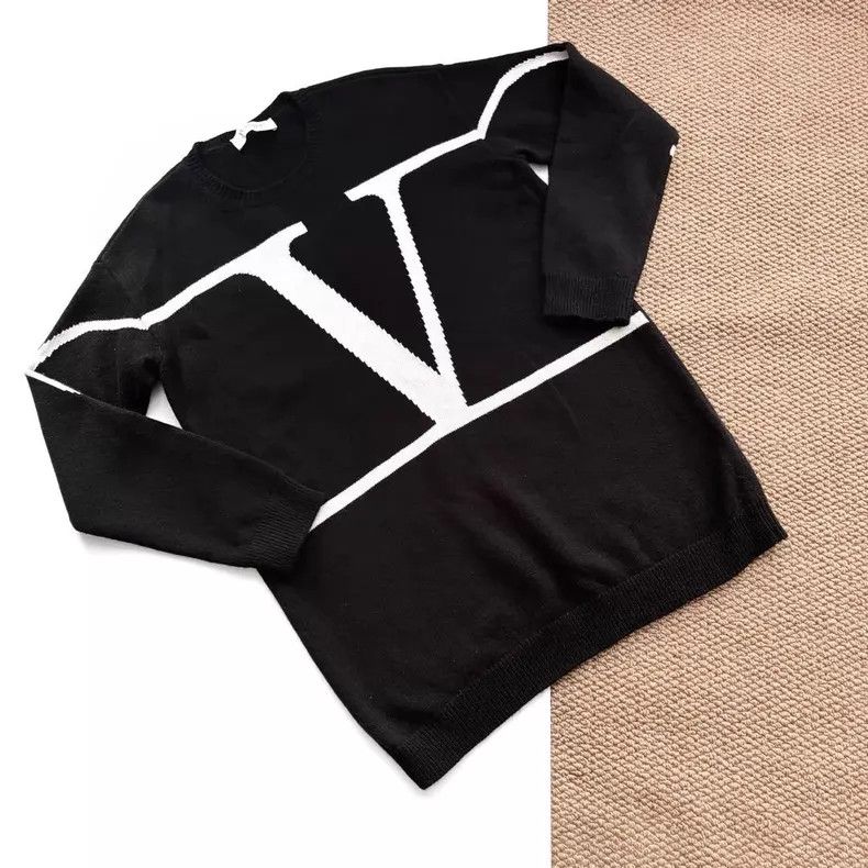 Valentino Valentino Black Big V sweater Size XS / US 0-2 / IT 36-38 - 1 Thumbnail