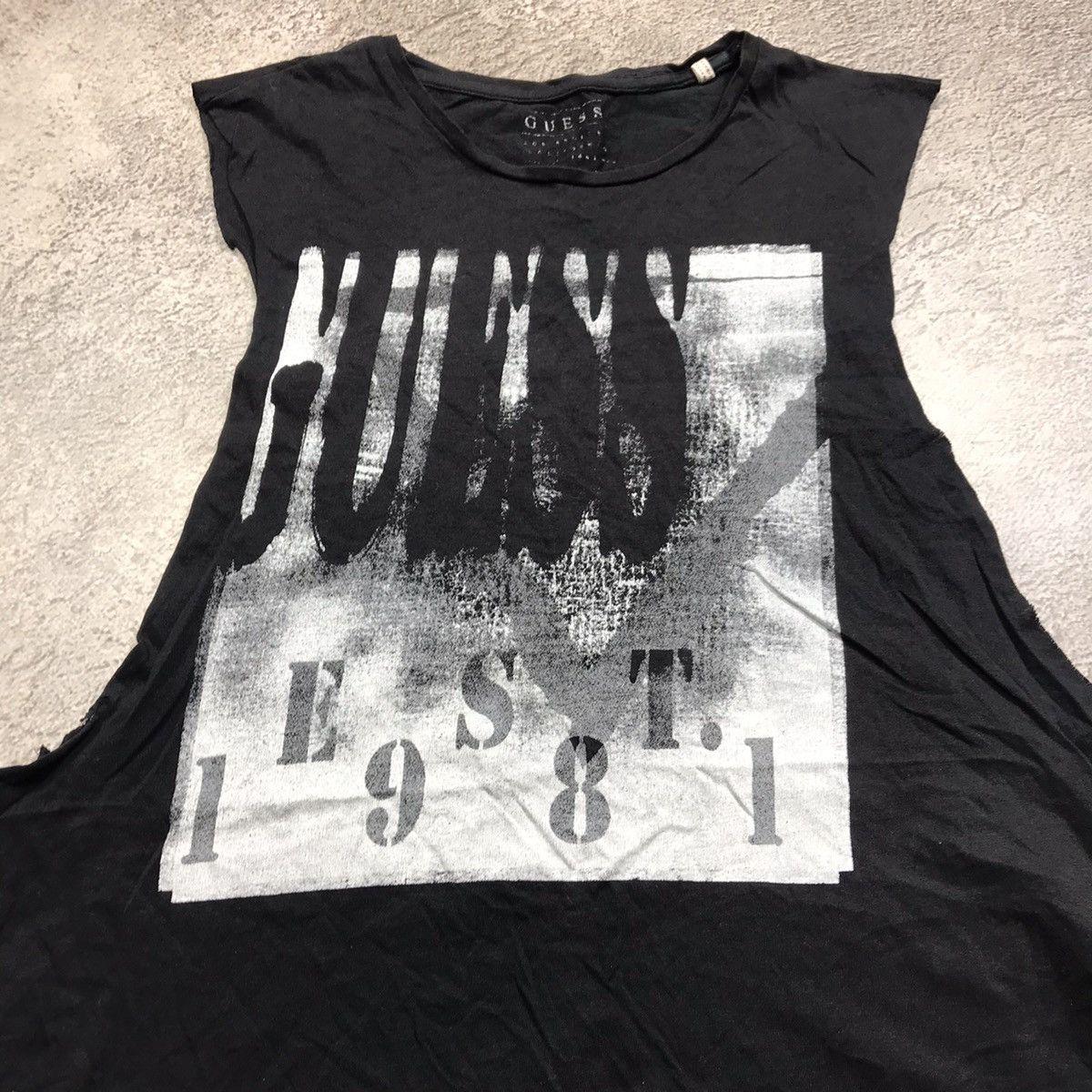 Vintage Vintage 90s Graphic Tank Top Faded Black Streetwear Y2K M Size US M / EU 48-50 / 2 - 3 Thumbnail