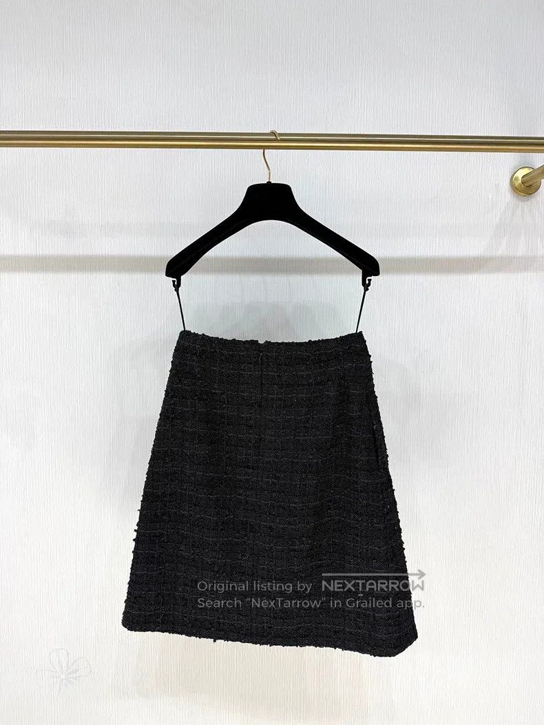 Chanel Chanel 22C tweed versatile black skirt Size 42" / US 20 - 2 Thumbnail