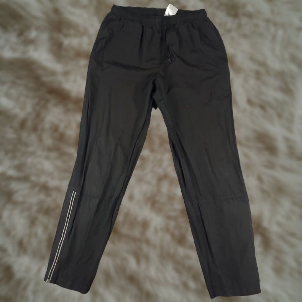 Nike Nike Pants Mens Medium Black Vintage 90s Track Windbreaker Ankle Zip Pants Nike Mens Medium Black Vintage 90s Track Windbreaker Ankle Zip Size US 31 - 1 Thumbnail