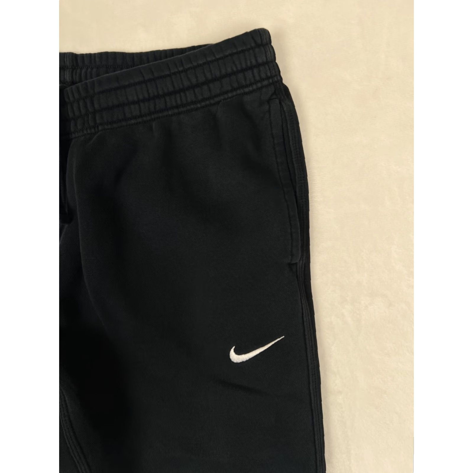 Nike Nike Black Fleece Jogger Pants Women L Cuffed Jogger Sports Logo Athleisure Activewear Size Large Size 36" / US 14 / IT 50 - 5 Thumbnail