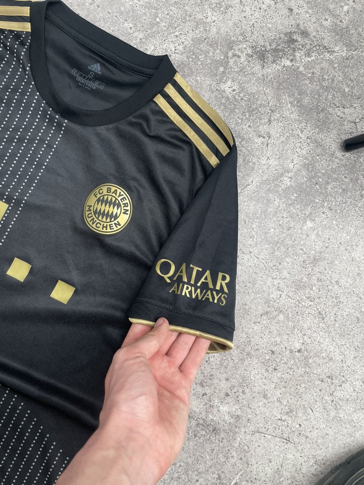 Adidas FC Bayern Munich 2021 2022 away soccer shirt jersey kit Size US S / EU 44-46 / 1 - 5 Thumbnail