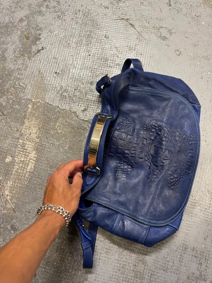 Roberto Cavalli 2000s Roberto Cavalli Blue Leather Crocodile Effect Handle Bag Size ONE SIZE - 13 Thumbnail