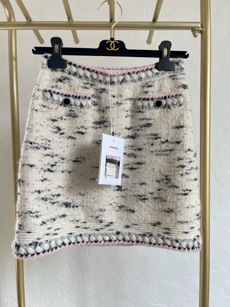 Chanel Chanel 21a Castle Series Spotted Skirt Size 24" / US 00 / IT 34 - 2 Thumbnail