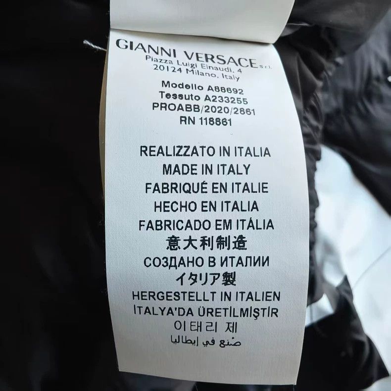 Versace Versace Greek back letter logo down jacket Size US M / EU 48-50 / 2 - 5 Thumbnail