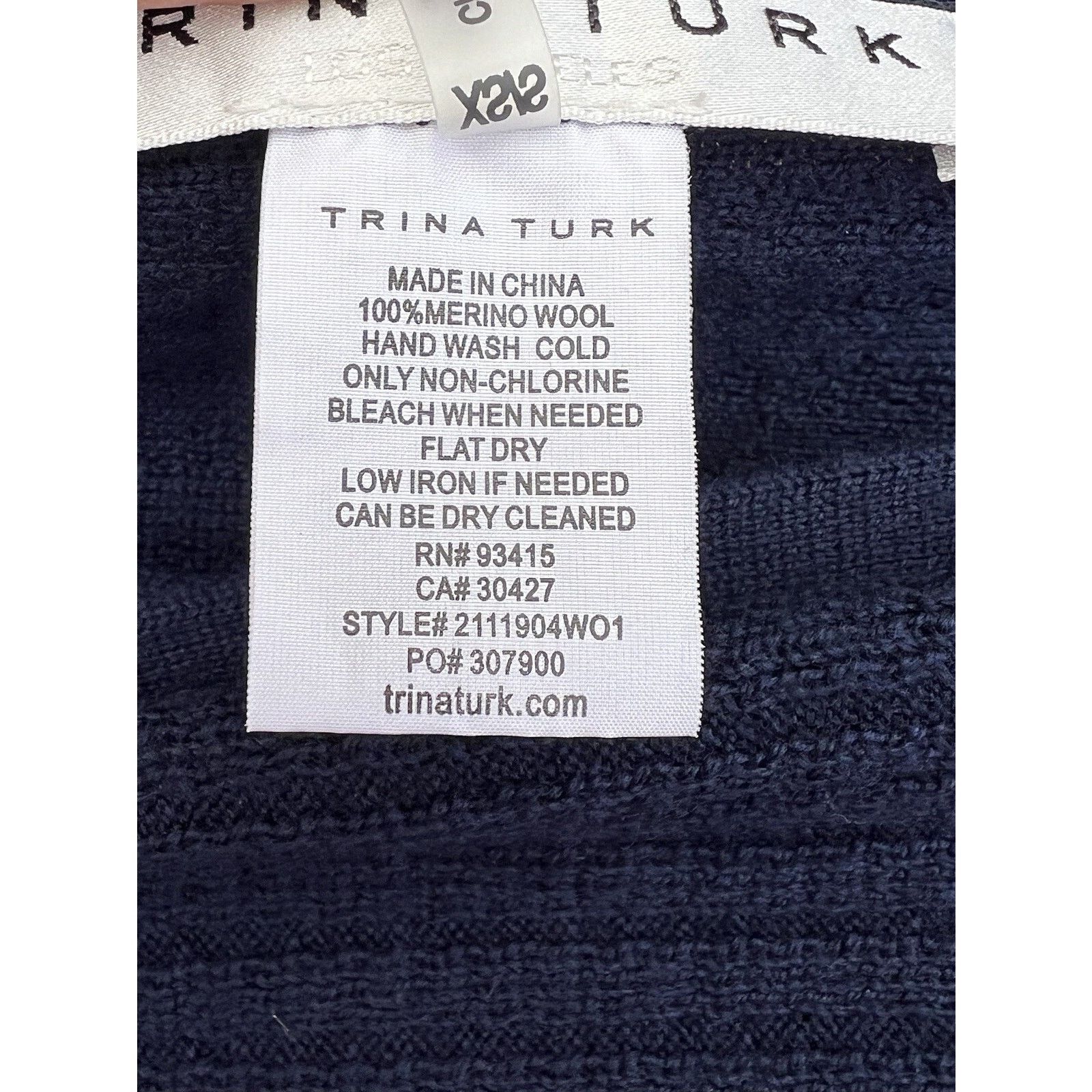 Trina Turk XS/S Trina Turk 100% Merino Wool Knit Poncho Off Shoulder Size XS / US 0-2 / IT 36-38 - 10 Thumbnail