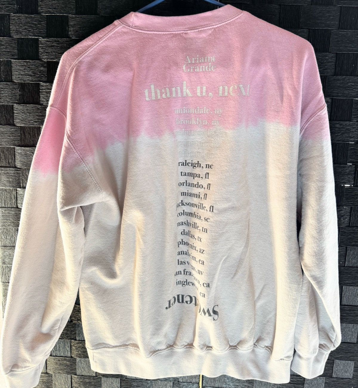 Band Tees Ariana Grande Sweetener World Tour Sweatshirt Size M Size M / US 6-8 / IT 42-44 - 4 Thumbnail