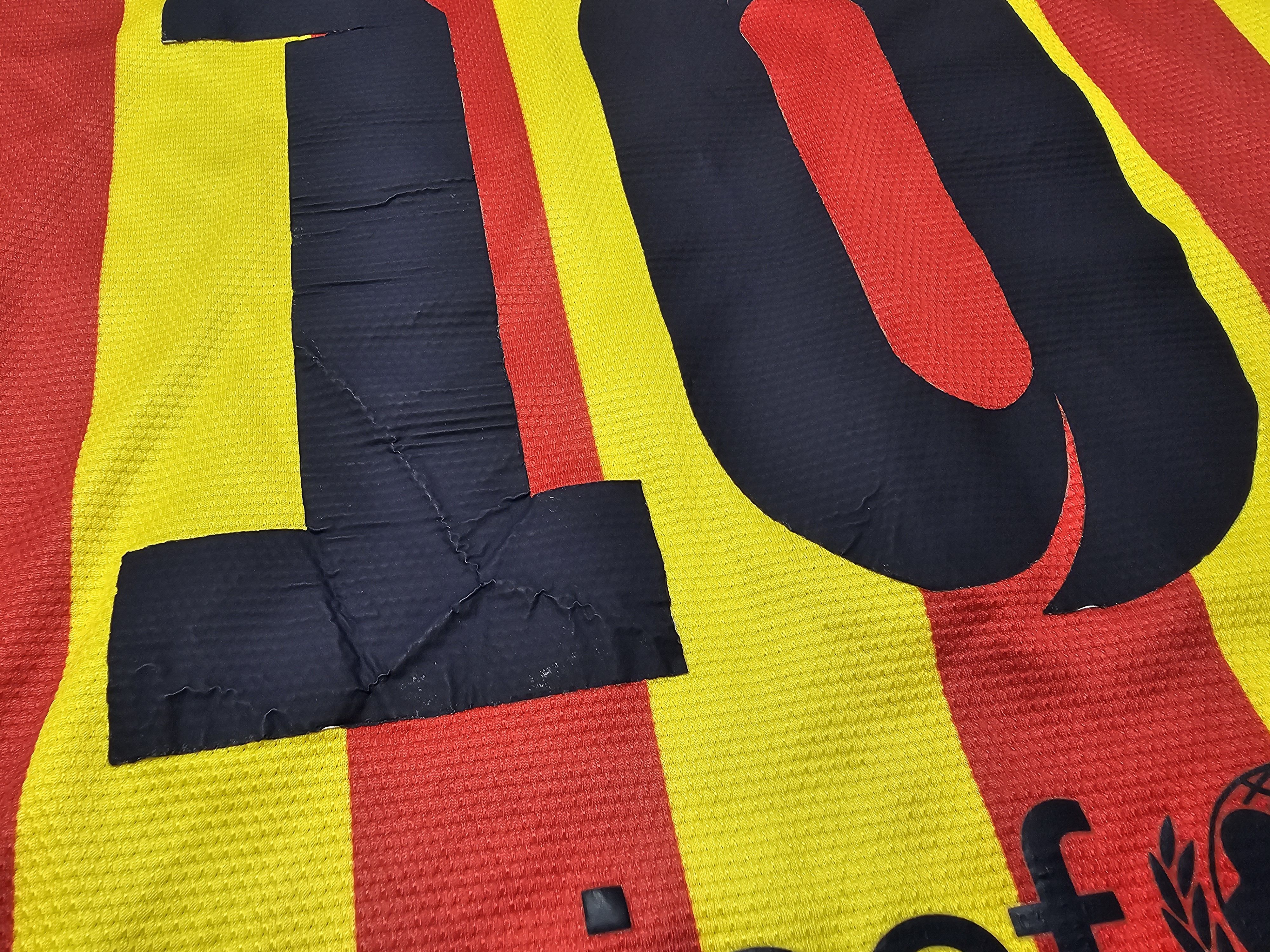 Nike BARCELONA 2013 2014 AWAY FOOTBALL SHIRT SOCCER JERSEY Size US S / EU 44-46 / 1 - 7 Thumbnail