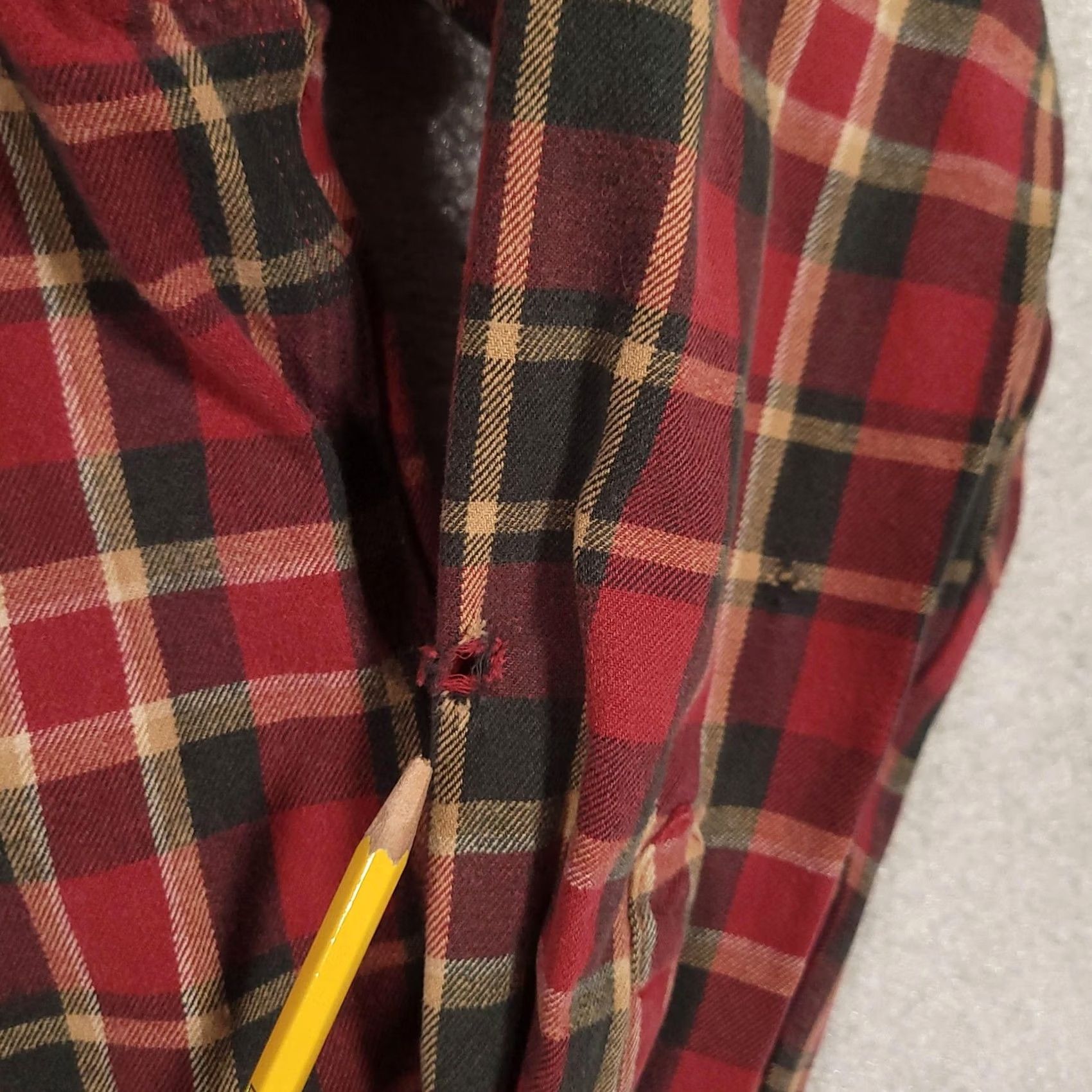 Carhartt VINTAGE Carhartt Shirt Mens LT Red Plaid Flannel Long Sleeve Button Front Size US L / EU 52-54 / 3 - 5 Thumbnail