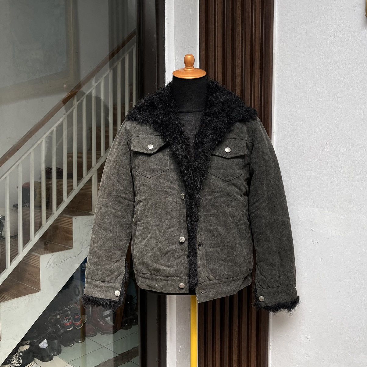 fur HAMNETT coat LONDON KATHARINE Fake ジャケット・アウター