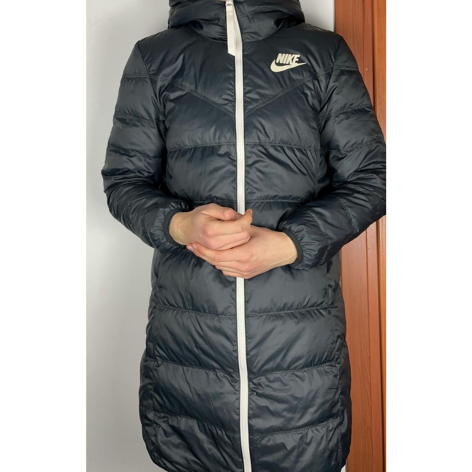 Nike Nike Women's Black Swoosh Hooded Full Zip Puffer Coat Small Size S / US 4 / IT 40 - 2 Thumbnail