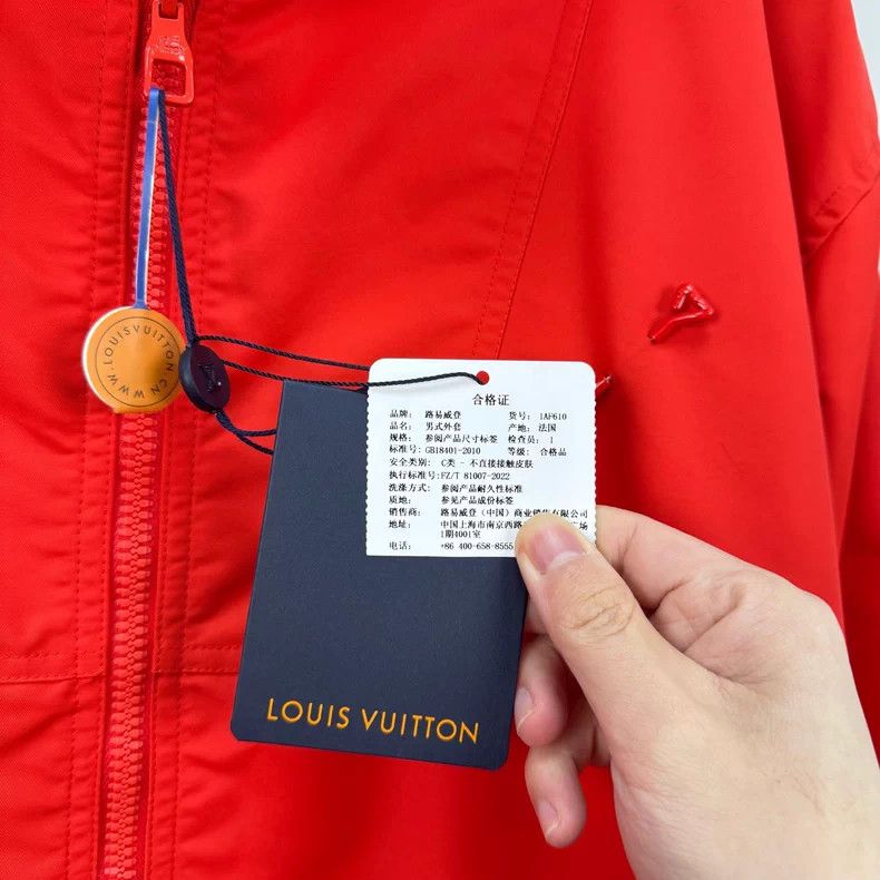 Louis Vuitton Louis Vuitton Red double-sided presbyopic full print tag a Size US XXL / EU 58 / 5 - 6 Thumbnail