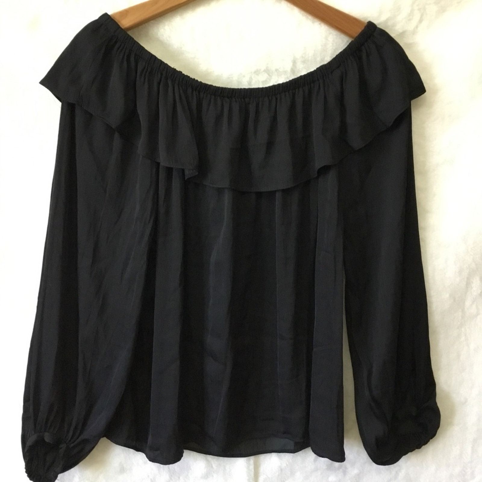 Other Archives Black Ruffled Off-The-Shoulder Top Size M / US 6-8 / IT 42-44 - 1 Thumbnail