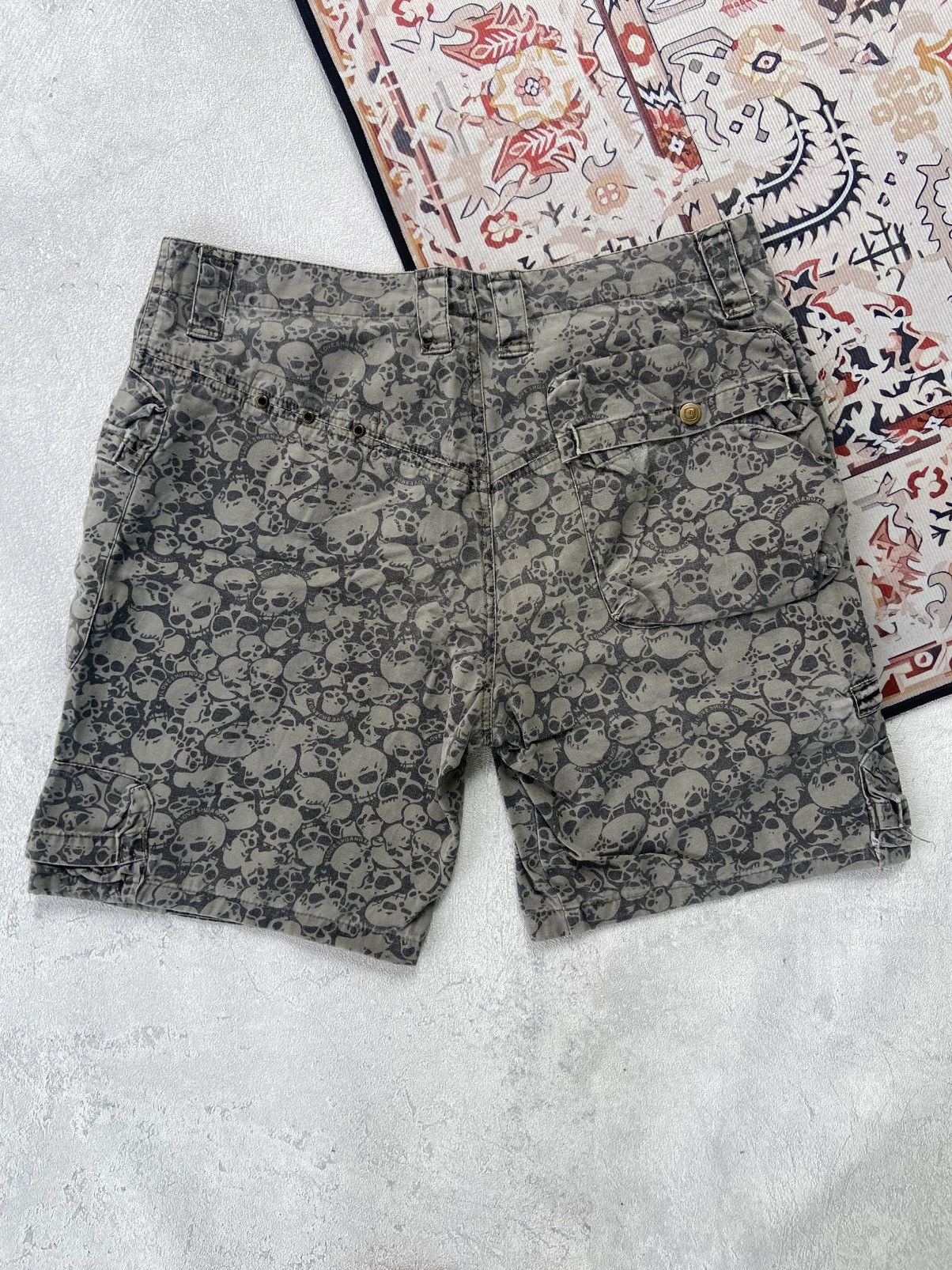 Neighborhood 00s Vintage Neigborhood skull print shortpants Size US 34 / EU 50 - 2 Thumbnail