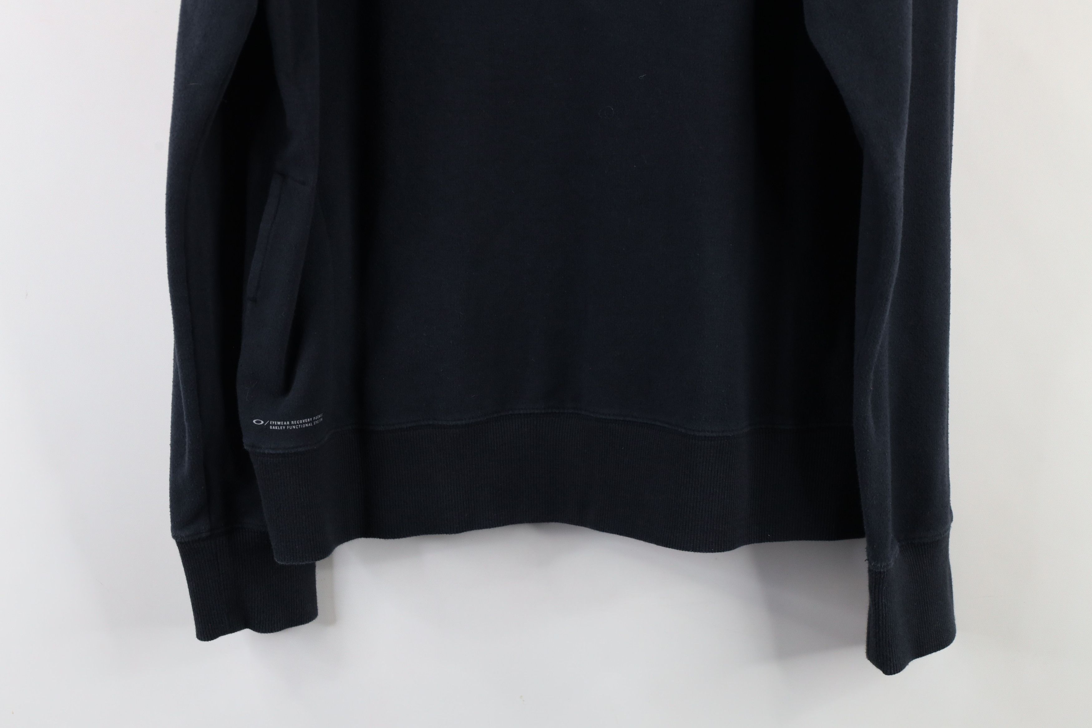Oakley × Vintage Vintage Oakley Reflective O Logo French Terry Sweatshirt Size L / US 10 / IT 46 - 12 Thumbnail