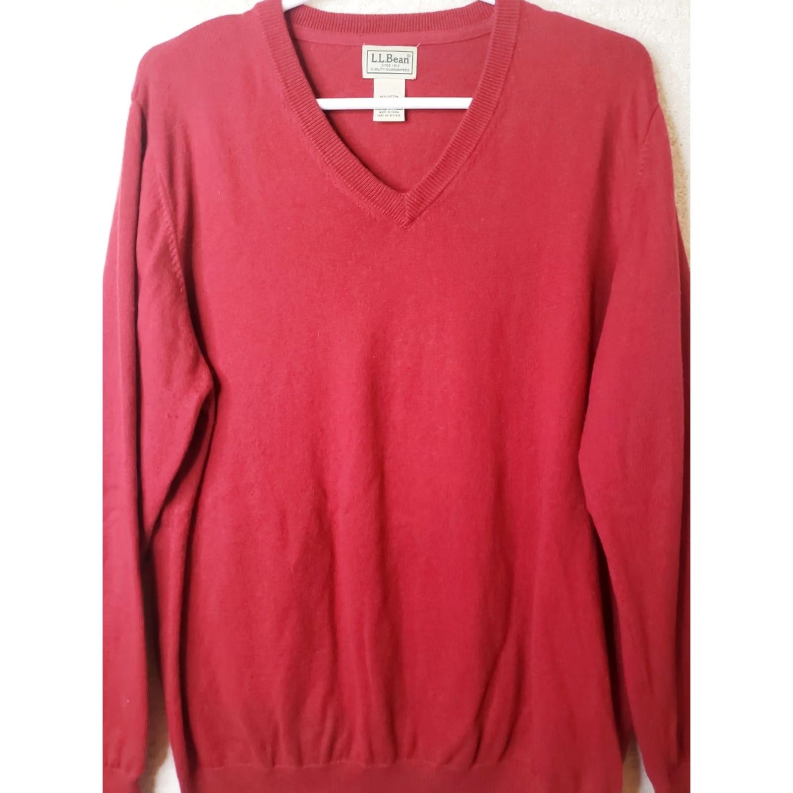 Vintage L.L. Bean Mens L Reg. Red Cotton Cashmere Blend Long Sleeve V-Neck Sweater Size US L / EU 52-54 / 3 - 2 Thumbnail