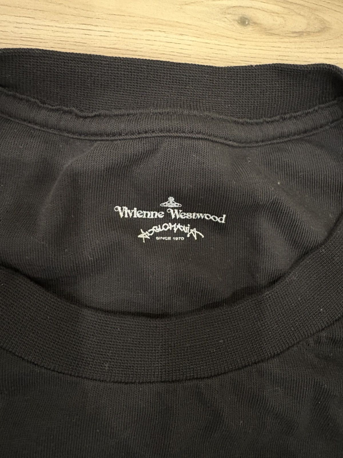 Vivienne Westwood Arm & Cutlass Badge T Shirt Size US S / EU 44-46 / 1 - 3 Thumbnail