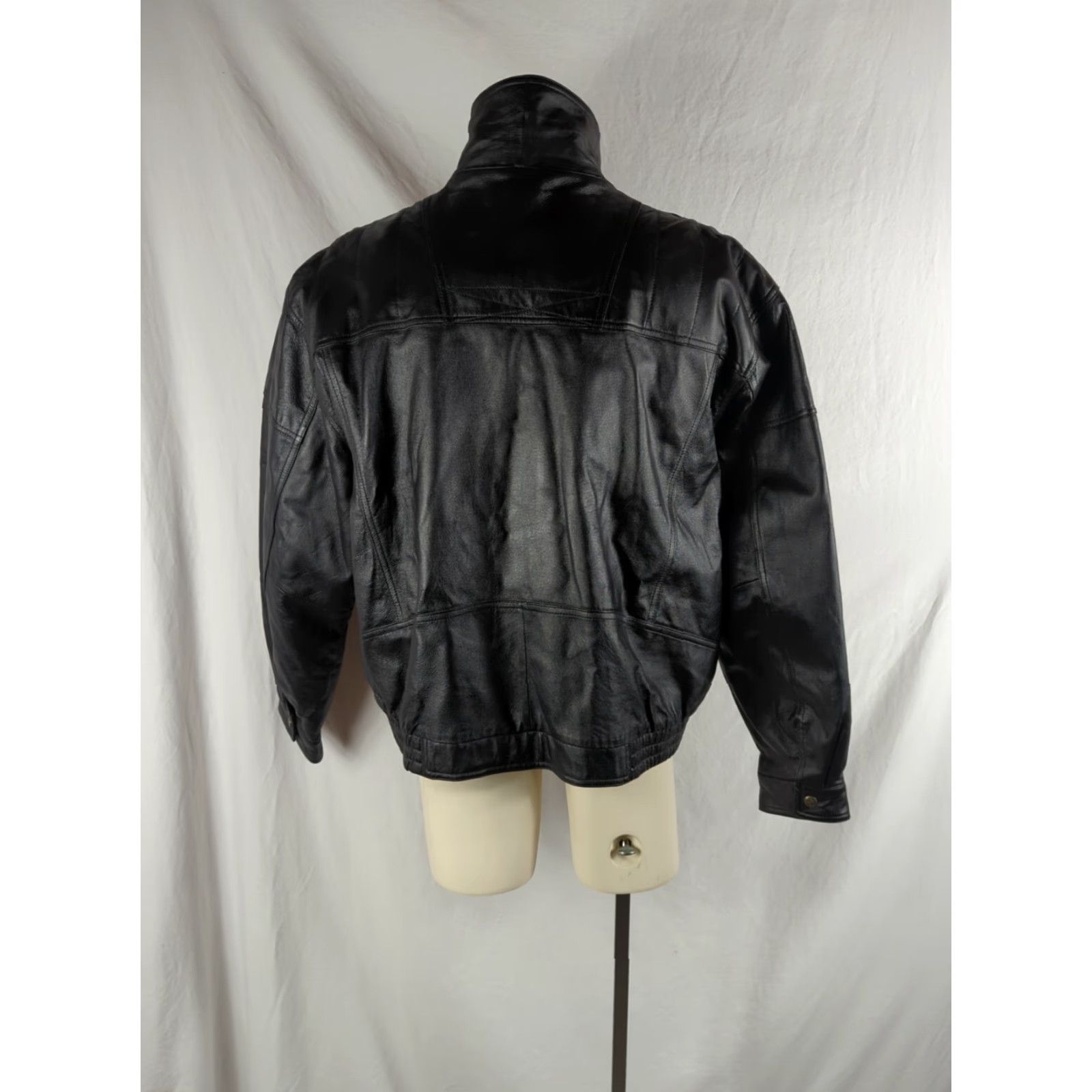 Vintage Outdoor Exchange Black Leather Bomber Jacket Men XL Short Length Regular Fit Rock Casual Party/Cocktail Travel Fall Winter Spring Size US XL / EU 56 / 4 - 6 Thumbnail