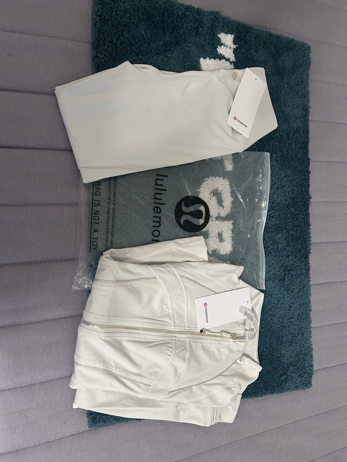 Lululemon White lululemon suit Size S / US 4 / IT 40 - 2 Thumbnail