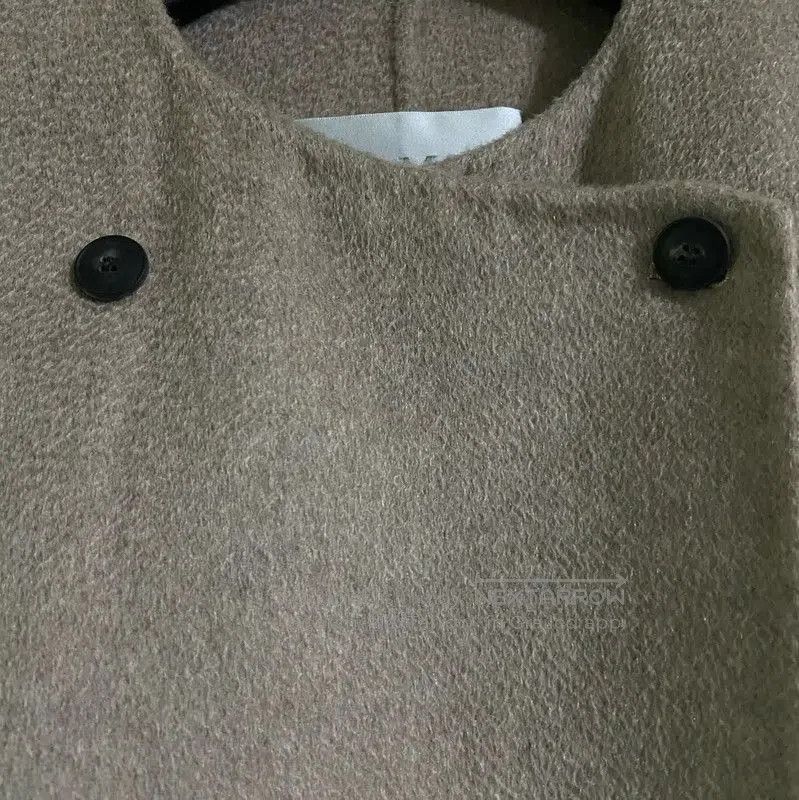 Max Mara MaxMara Cashmere Coat in Beige for Women . Size L / US 10 / IT 46 - 2 Thumbnail