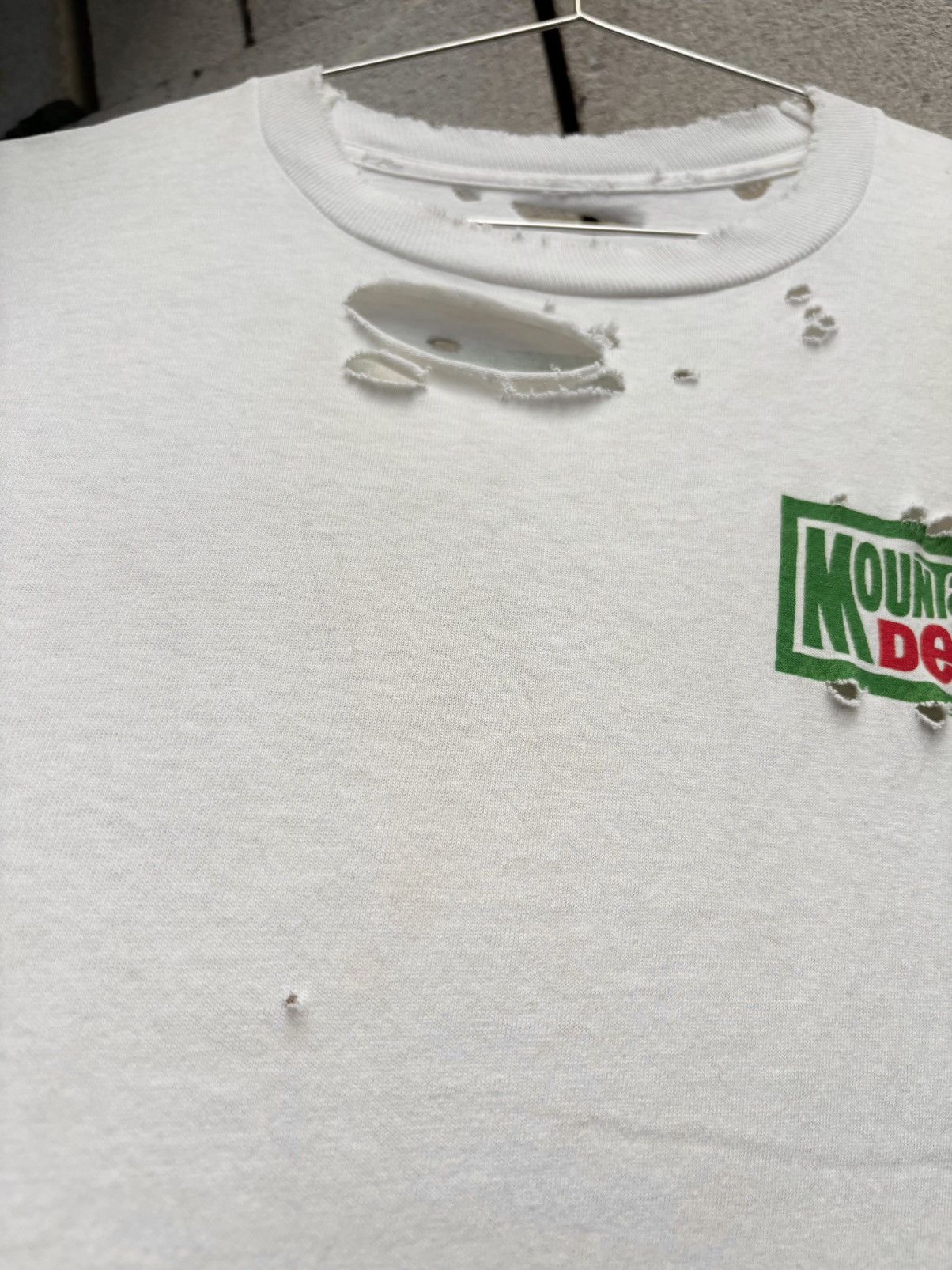 Vintage Thrashed Distressed MOUNTAIN DEW 90s T Shirt ERD Grunge Size US S / EU 44-46 / 1 - 15 Thumbnail