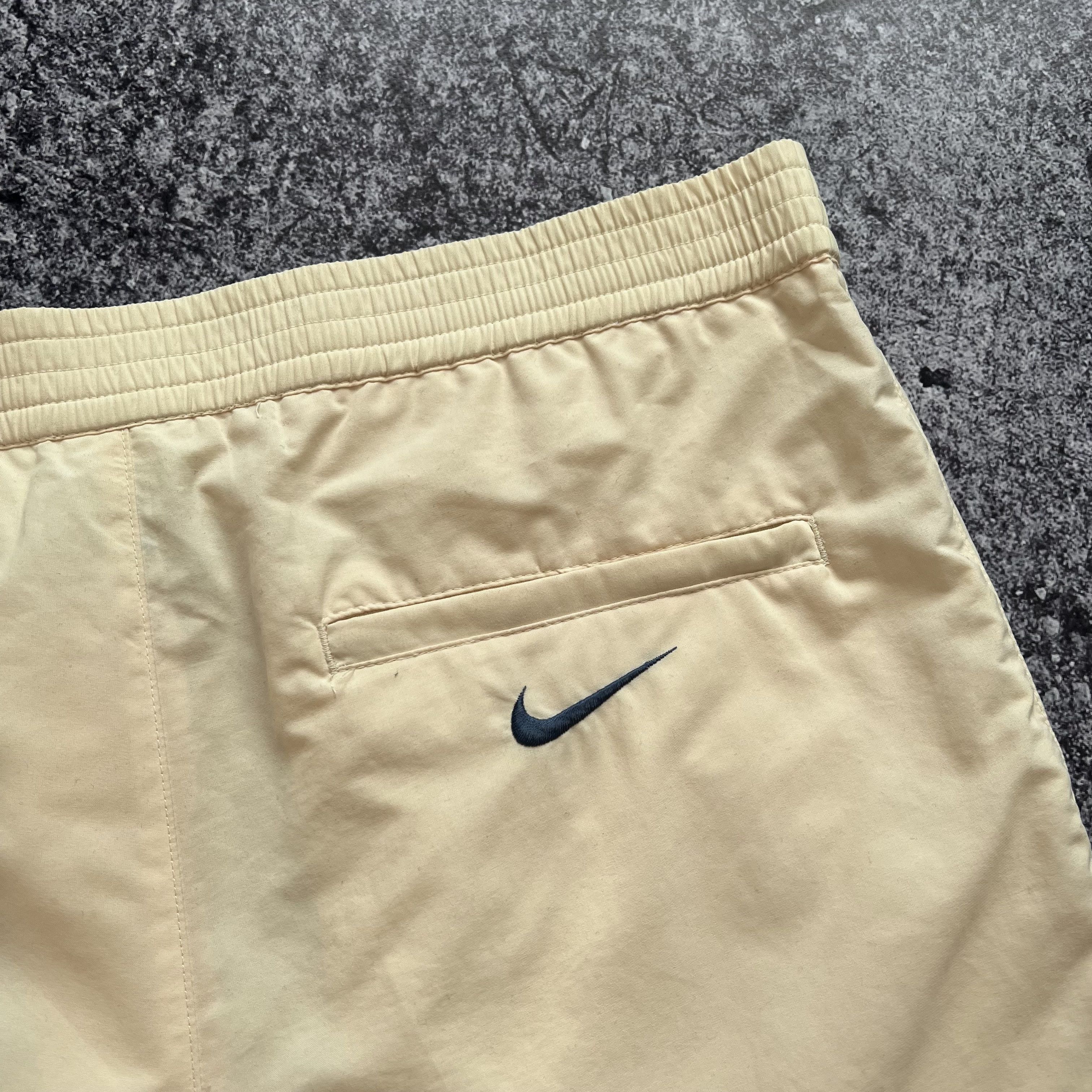 Nike Vintage Nike Shorts Size S Size US 31 - 6 Thumbnail