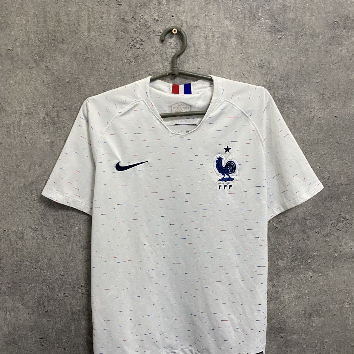 Nike Nike France 2018 World Cup Away Soccer Jersey Shirt Kit Hype Size US M / EU 48-50 / 2 - 4 Thumbnail