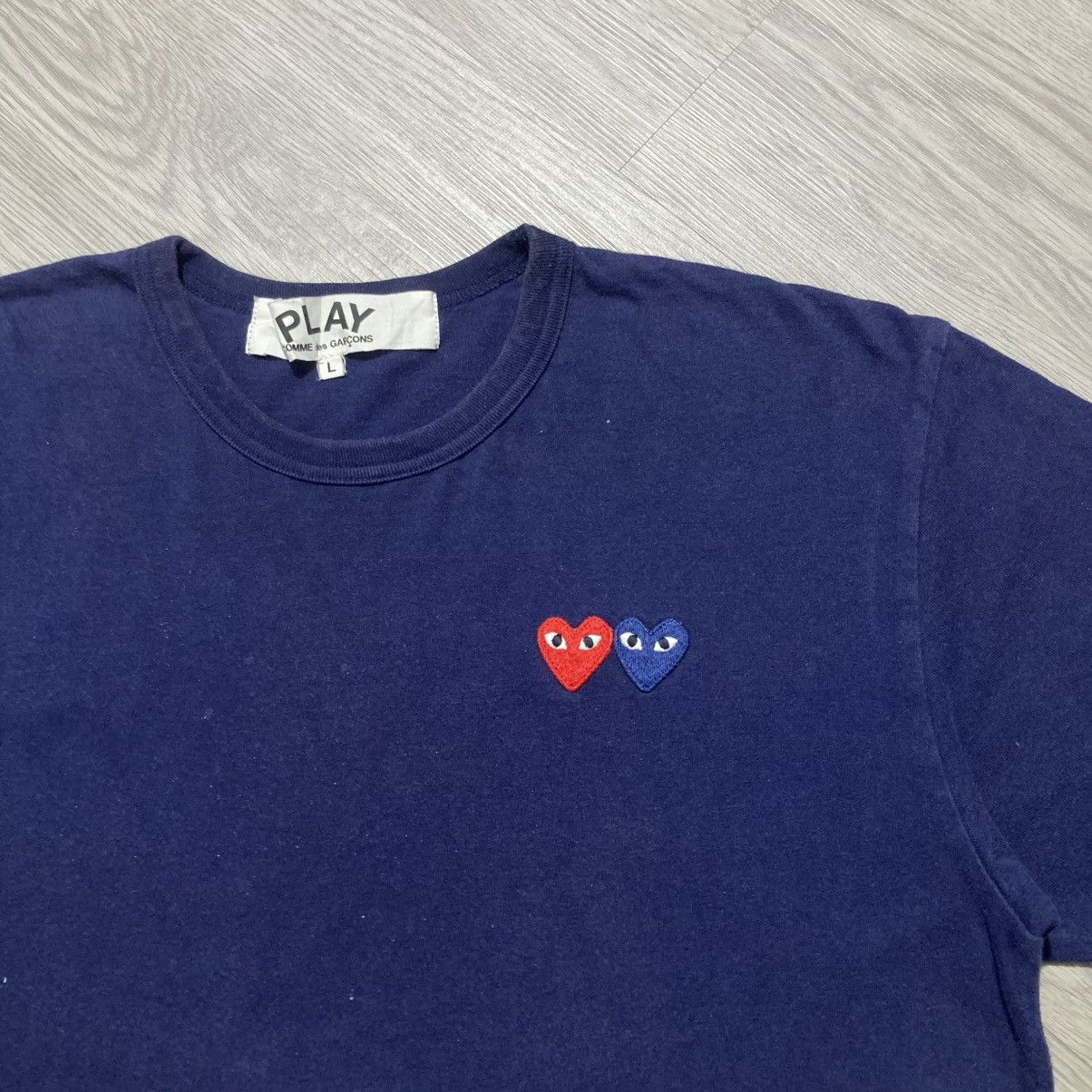 Comme des Garcons PLAY 🇯🇵AD 2019 Comme Des Garcons Play Double Heart Patch Tee Navy Size US M / EU 48-50 / 2 - 4 Thumbnail