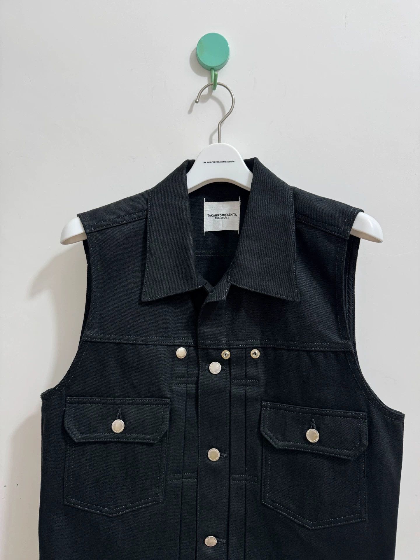Takahiromiyashita The Soloist. TAKAHIROMIYASHITA THE SOLOIST 2-button size 46 Size US S / EU 44-46 / 1 - 3 Thumbnail