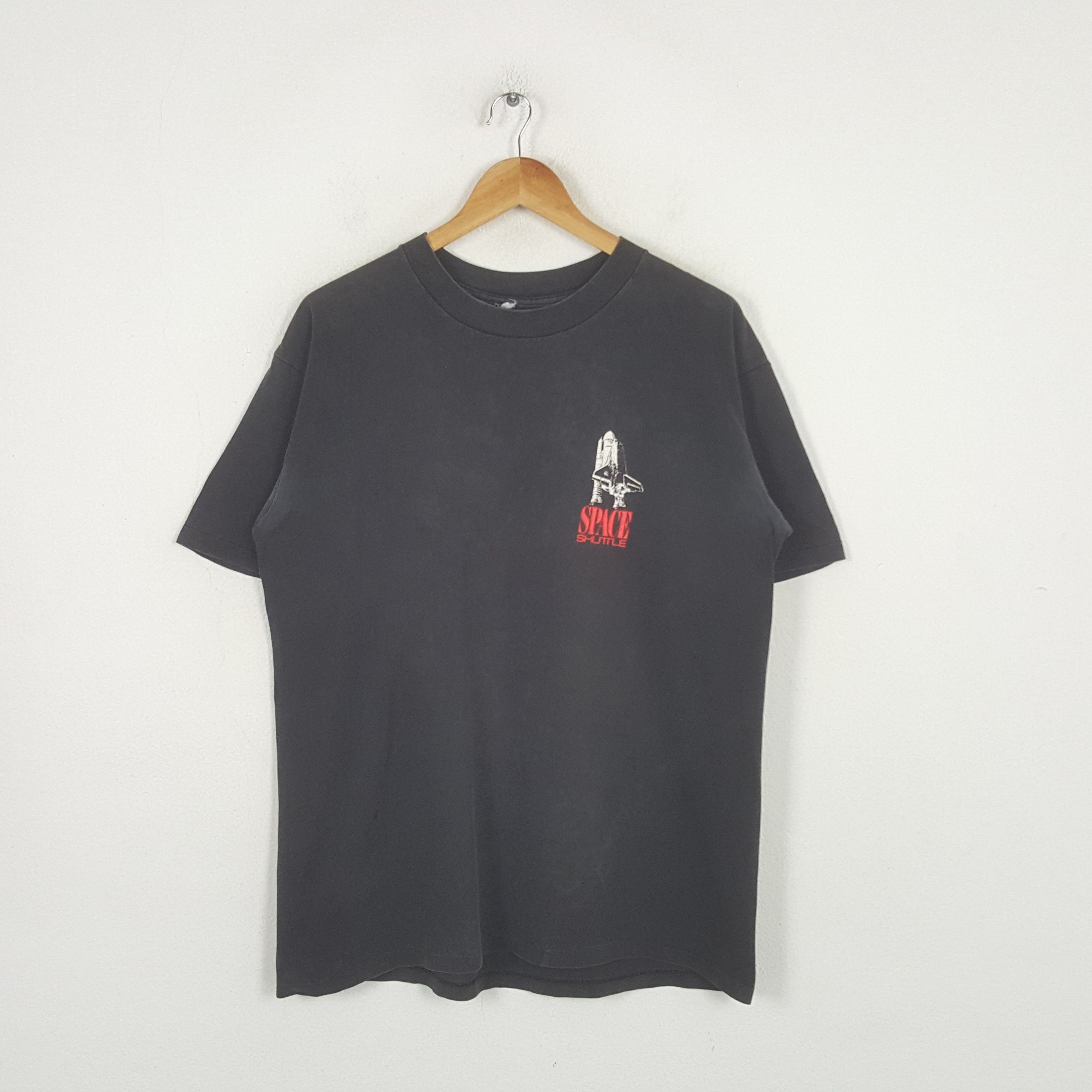 Vintage Vintage 90's Space Shuttle Rocket Art Tshirt RR9 Size US L / EU 52-54 / 3 - 3 Thumbnail