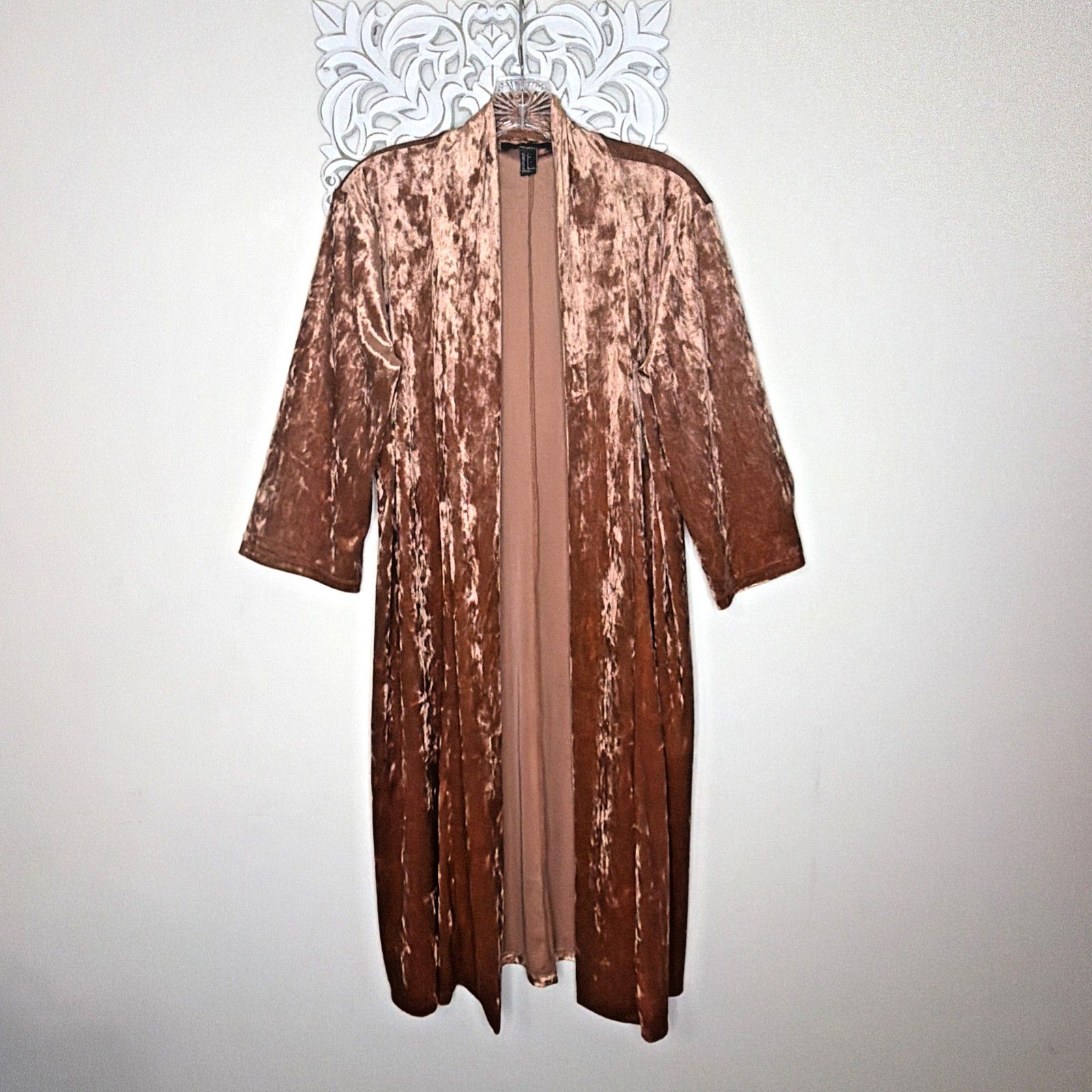 Forever 21 FOREVER 21 size S Crushed Velvet Long CARDI Coatigan Duster Size S / US 4 / IT 40 - 1 Thumbnail