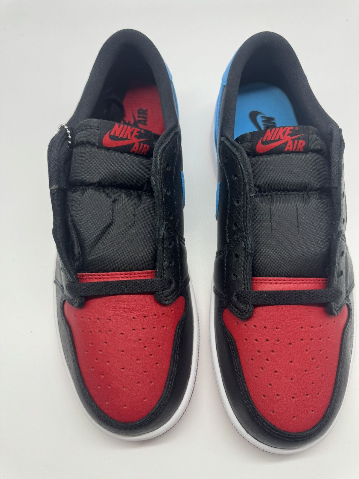 Nike Air Jordan Retro 1 Low "NC TO CHI" Men’s Size 8.5 (10W) Size US 8.5 / EU 41-42 - 4 Thumbnail